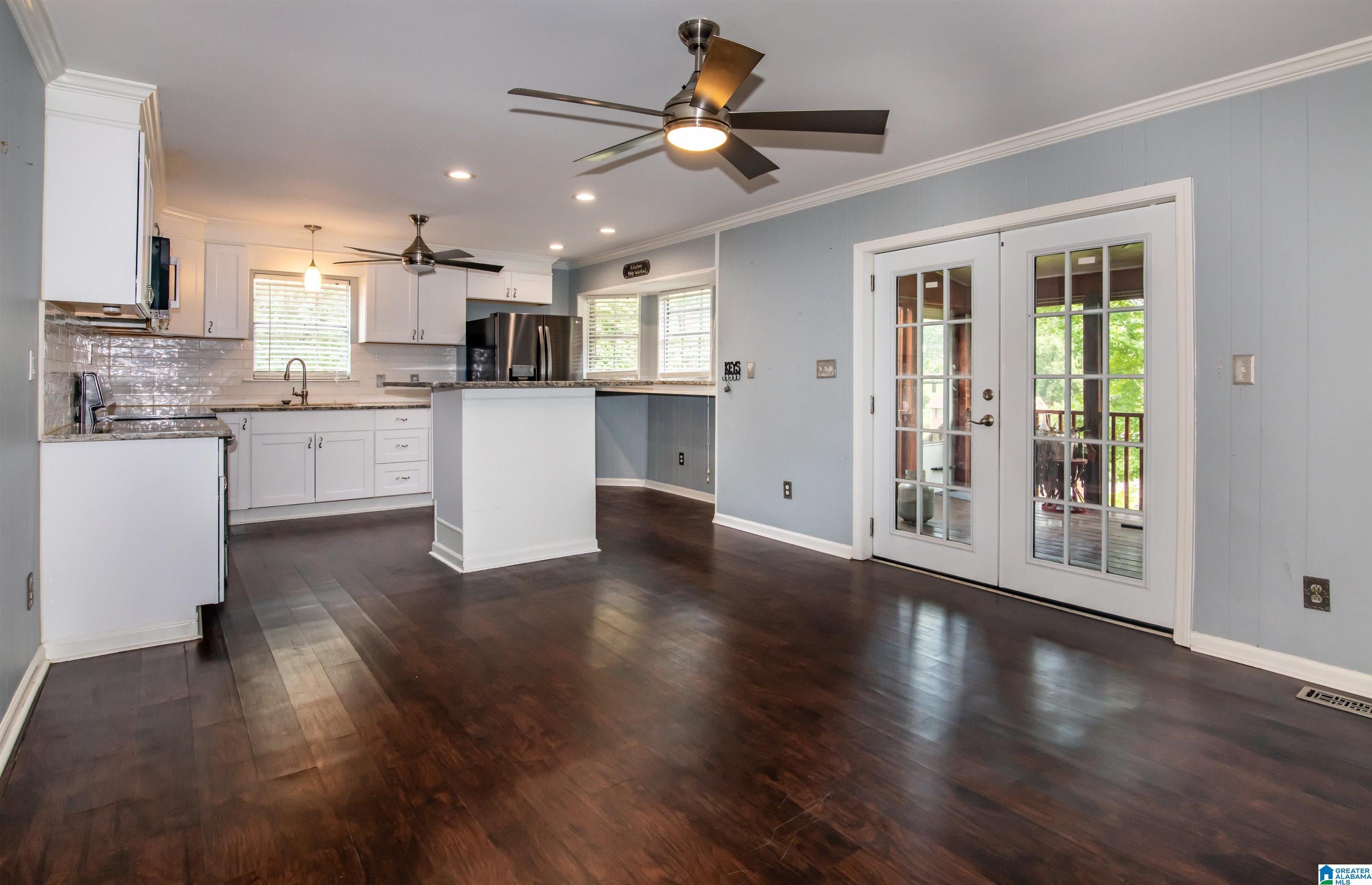 709 GLEN RIDGE DRIVE
