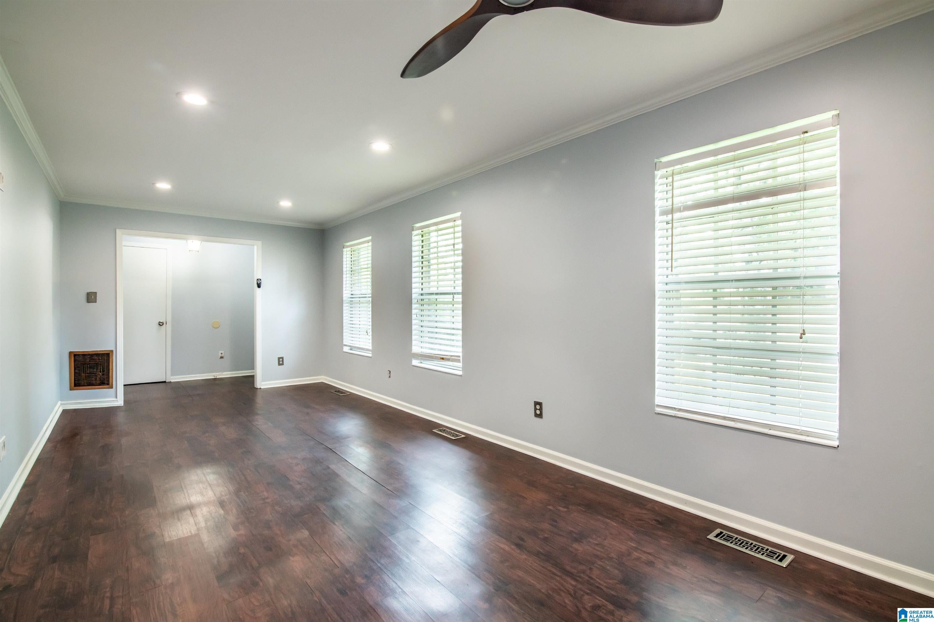709 GLEN RIDGE DRIVE