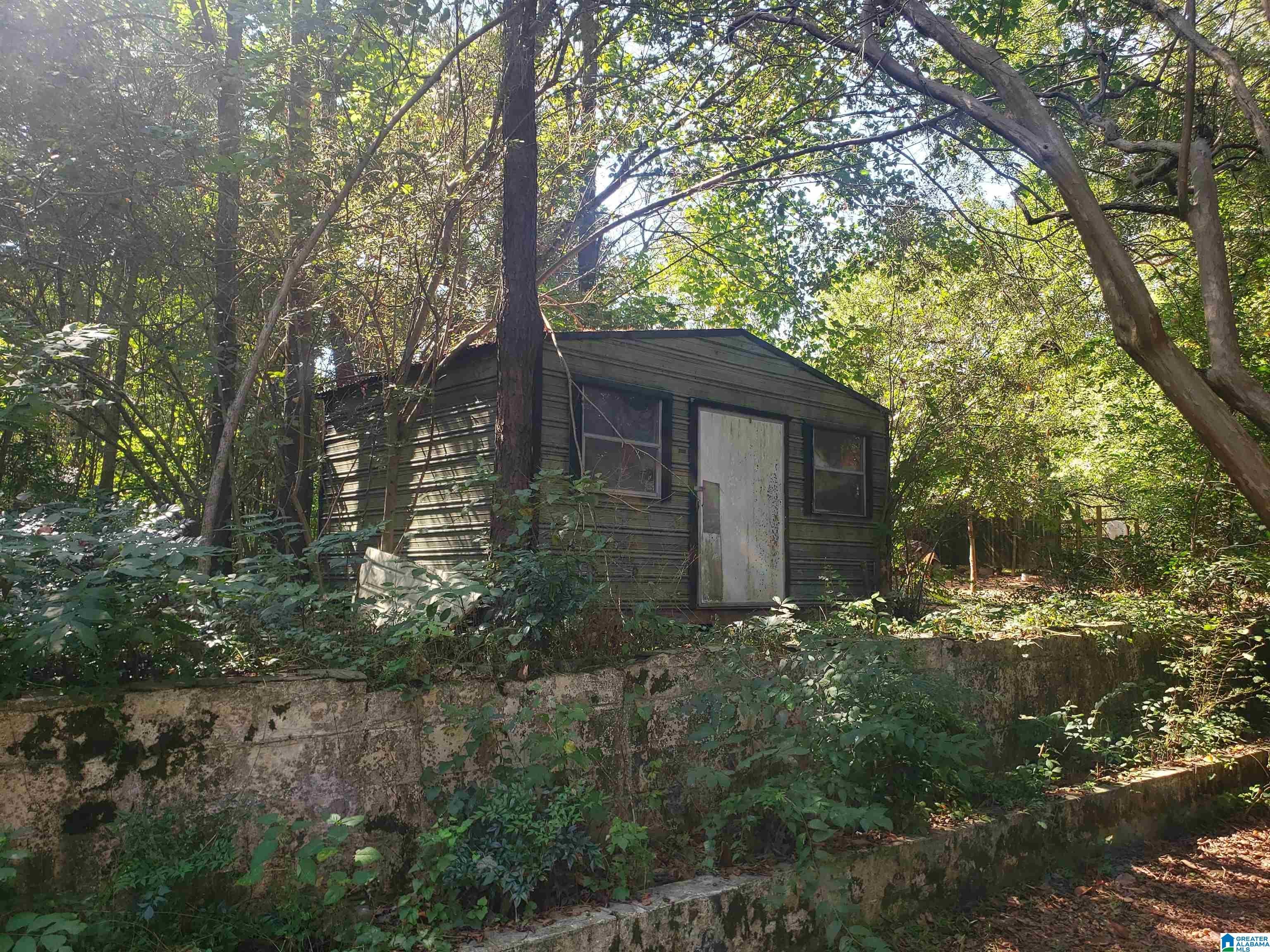 105 EASTERN VALLEY ROAD