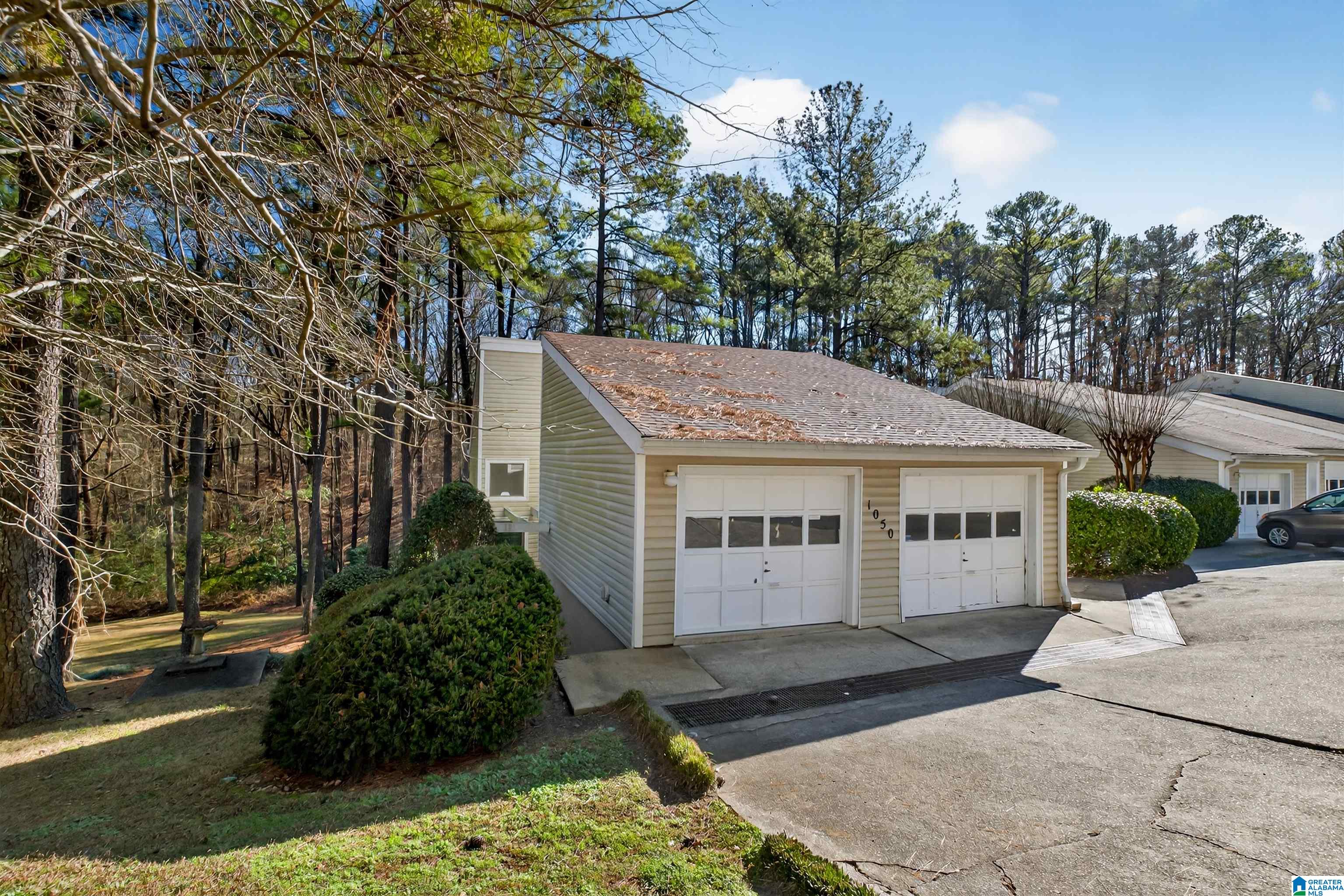 1050 IVY HILLS CIRCLE 1050