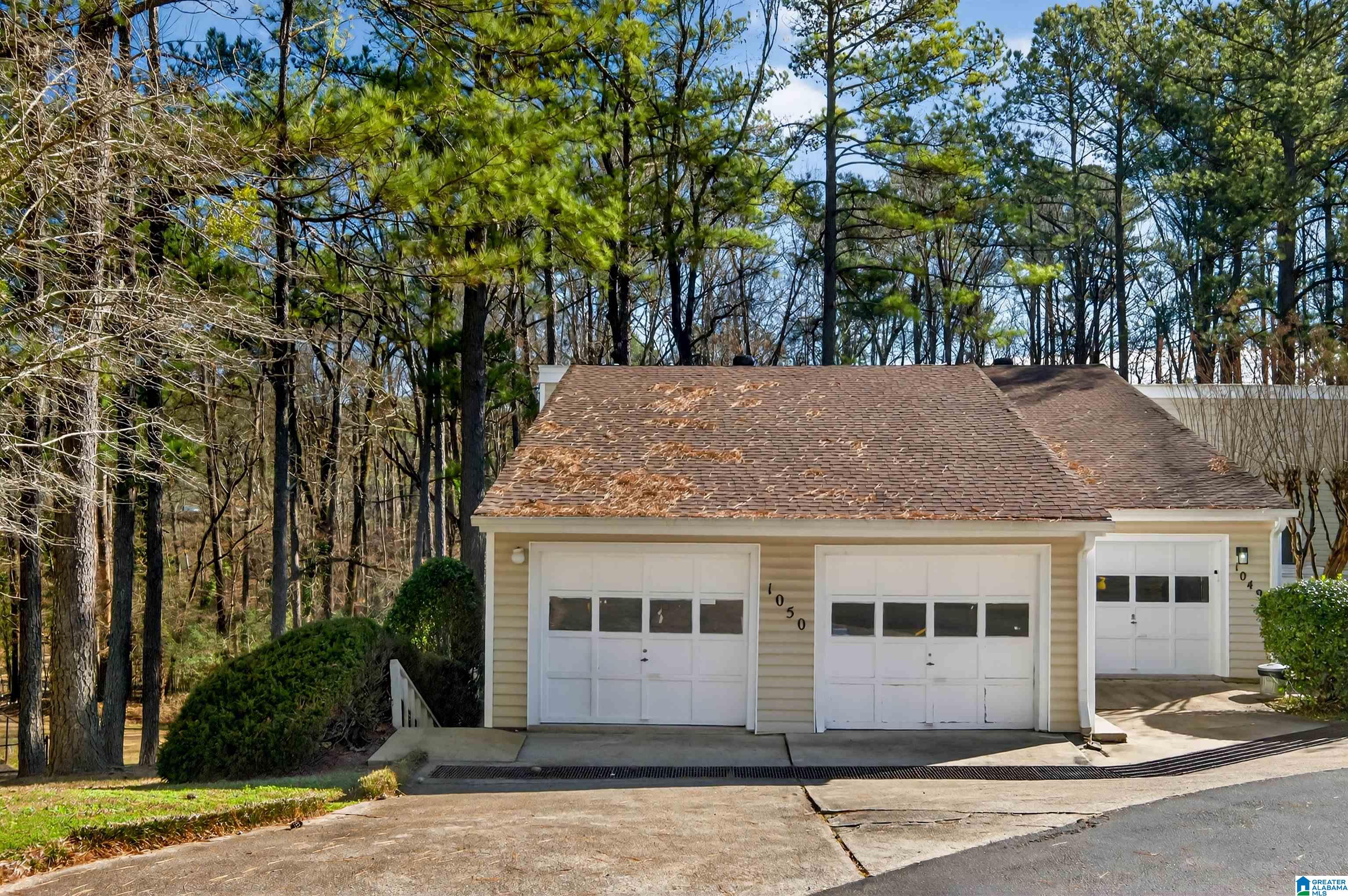 1050 IVY HILLS CIRCLE 1050