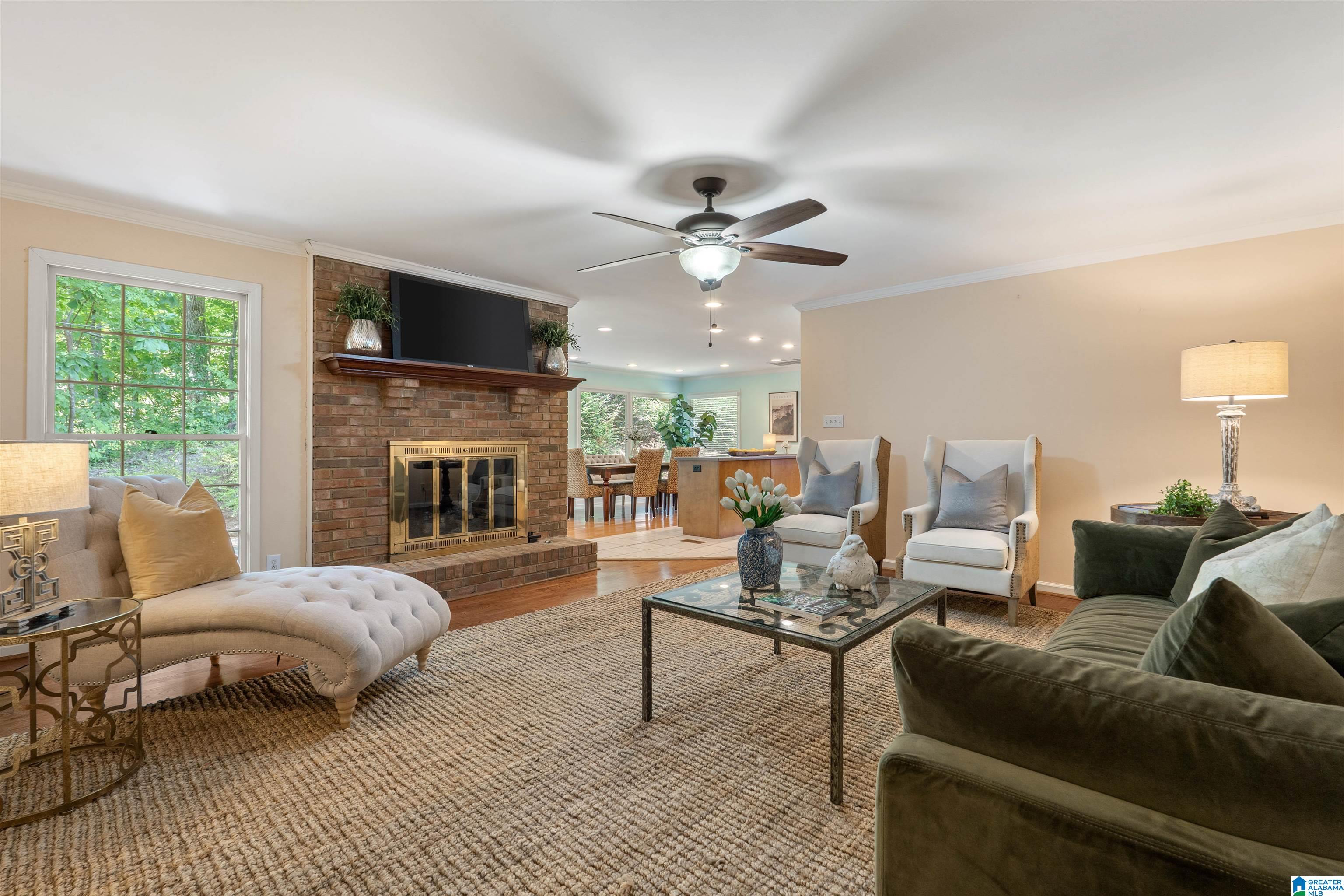408 VESCLUB LANE