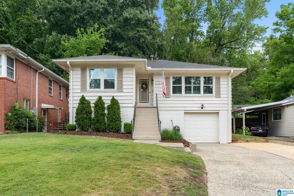1618 WOODFERN DR, HOMEWOOD, AL 35209 - Image efb011ddbb653af46e4e75ce643872bb/892748521