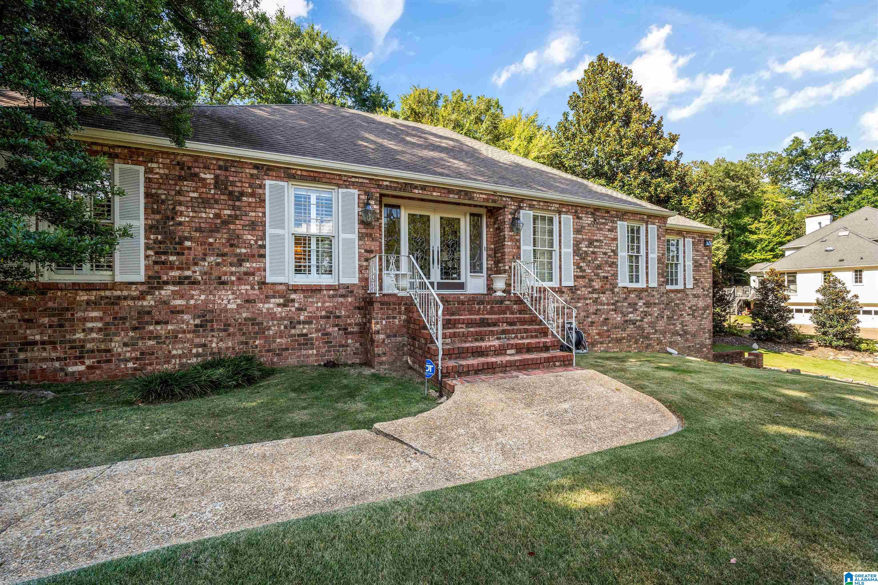 3526 BETHUNE DRIVE