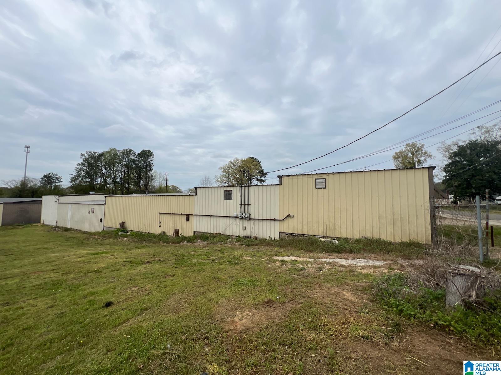 102 PINE AVENUE 2A3