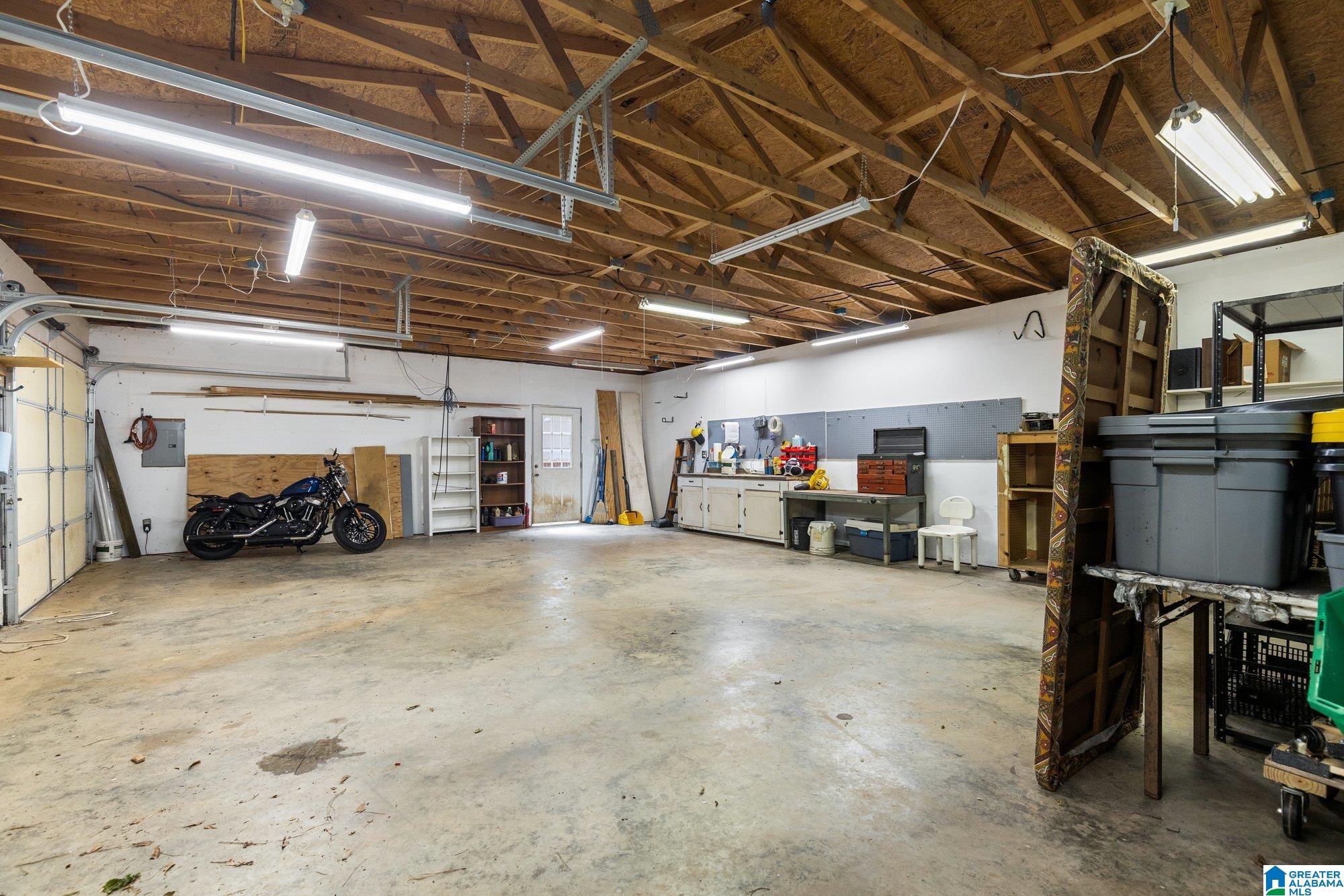 2160 LARCHMONT CIRCLE