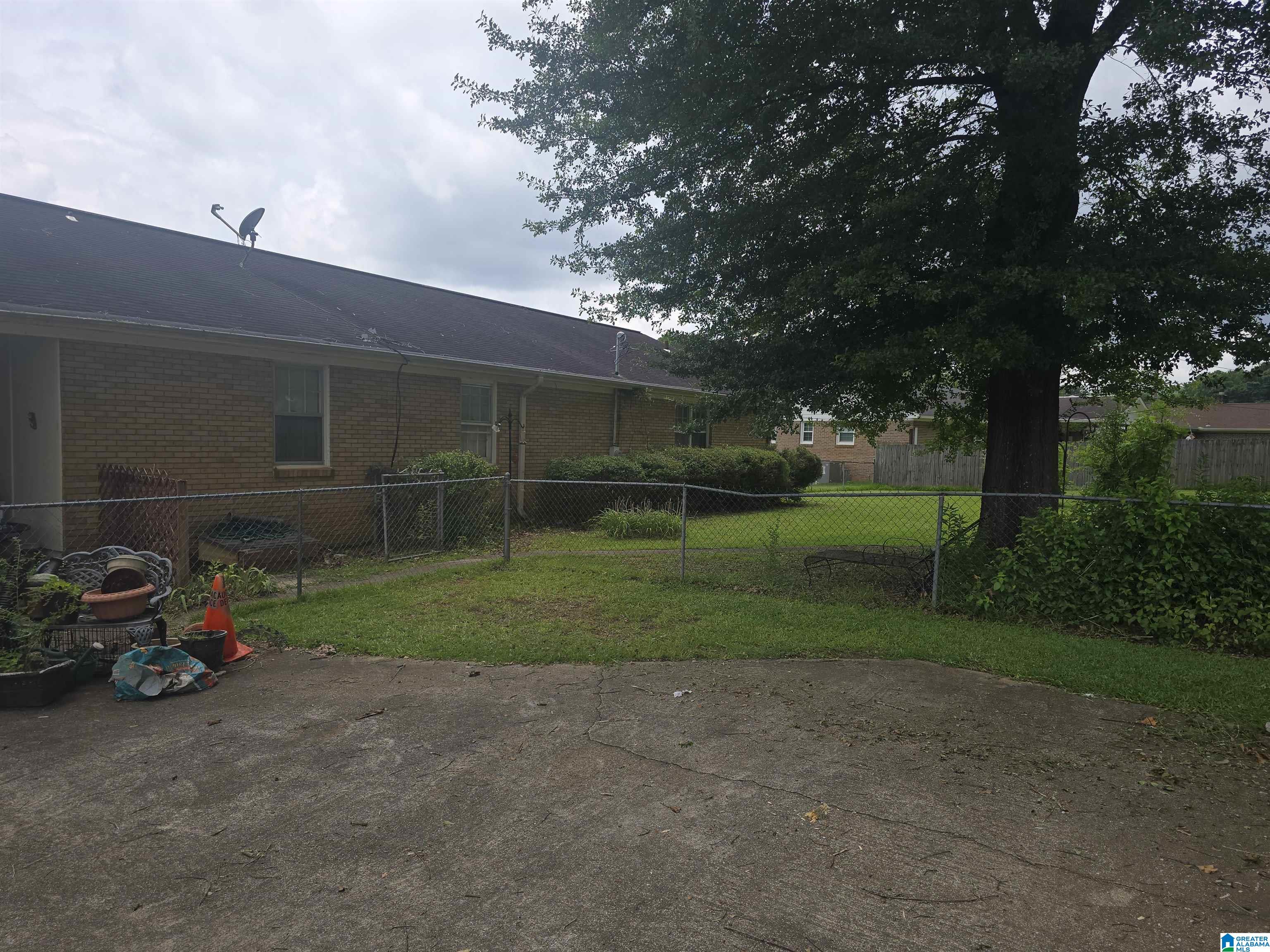 802 SEDGEFIELD LANE