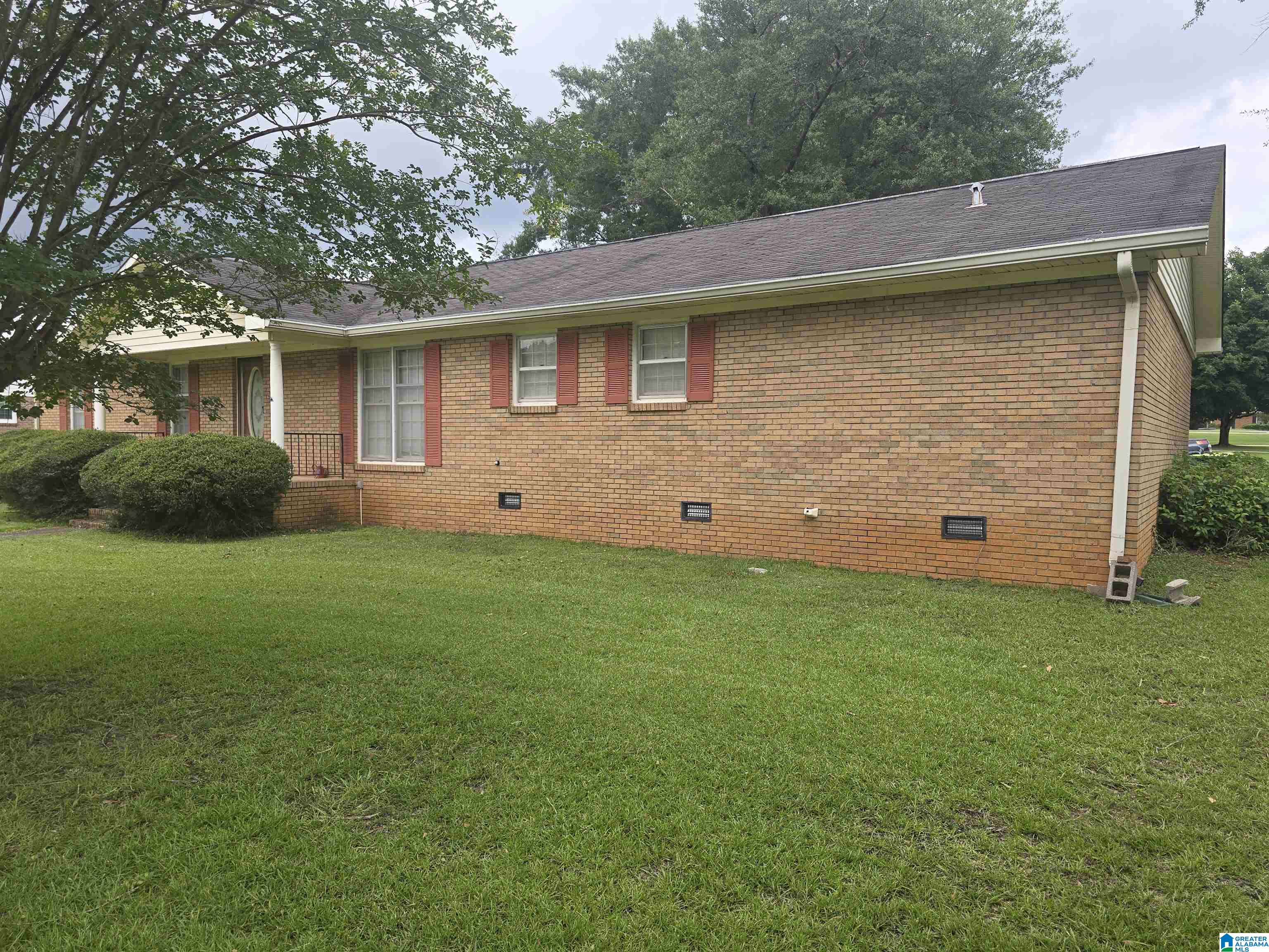 802 SEDGEFIELD LANE