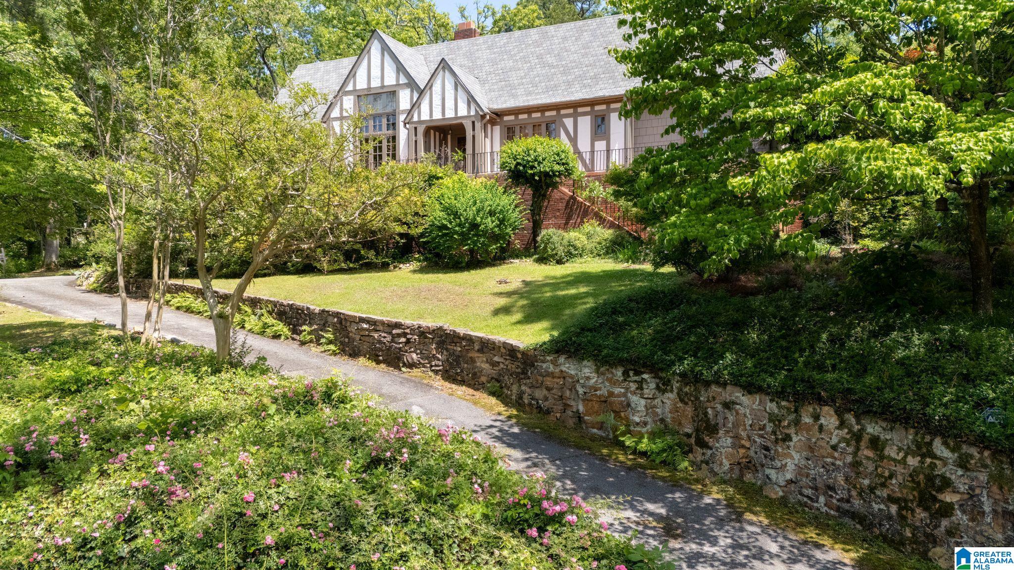 33 SUNSET DRIVE