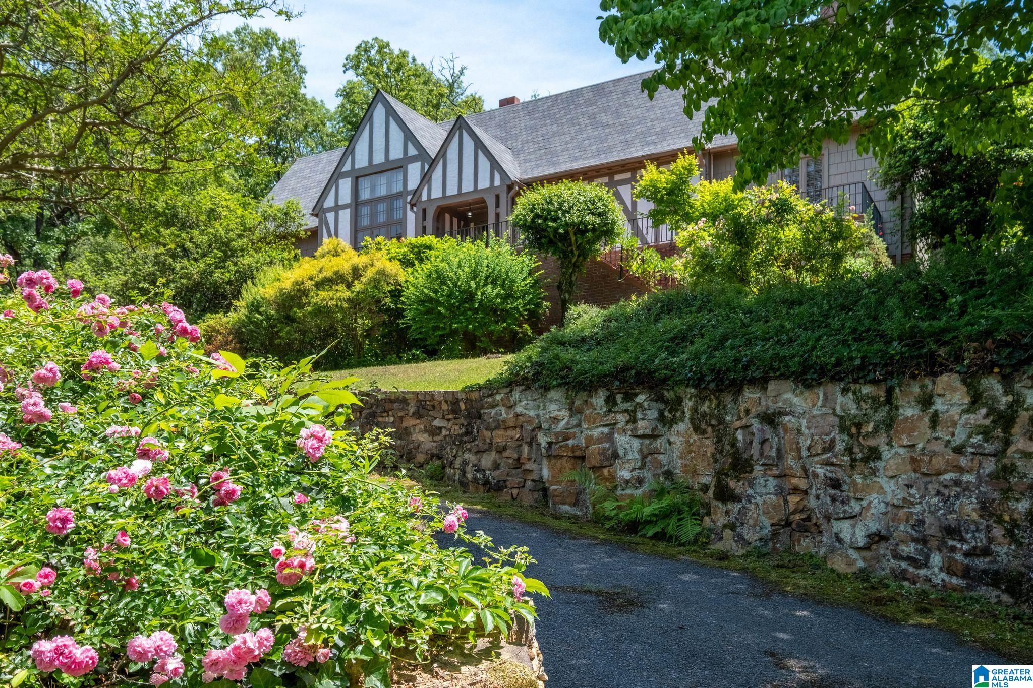 33 SUNSET DRIVE
