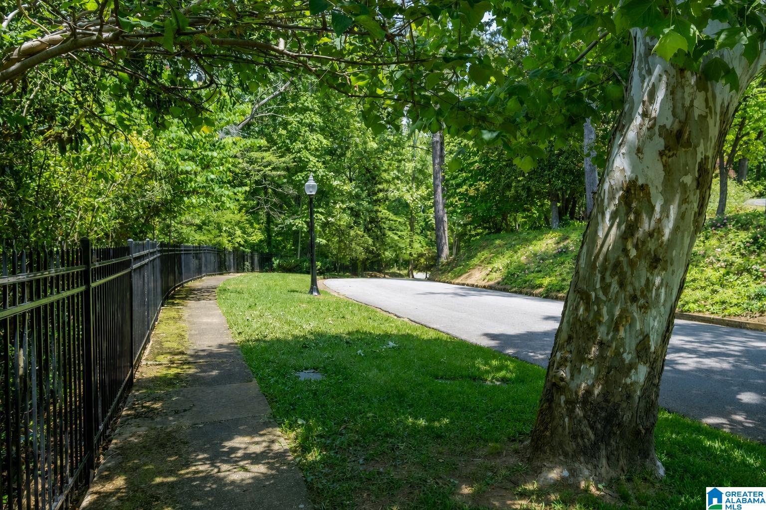 33 SUNSET DRIVE