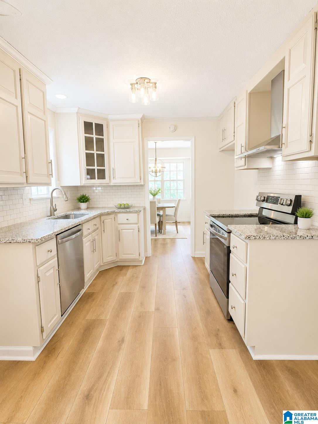 209 OAK DRIVE W