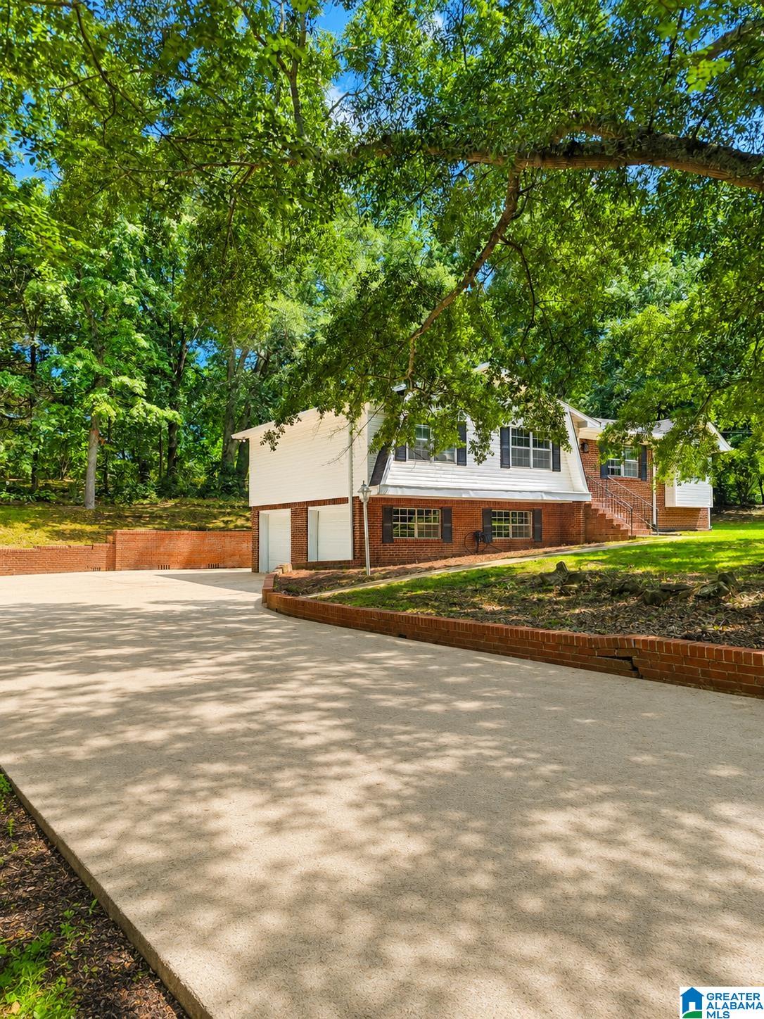 Photo 1 of 15 — 209 OAK DRIVE W, TRUSSVILLE, AL 35173