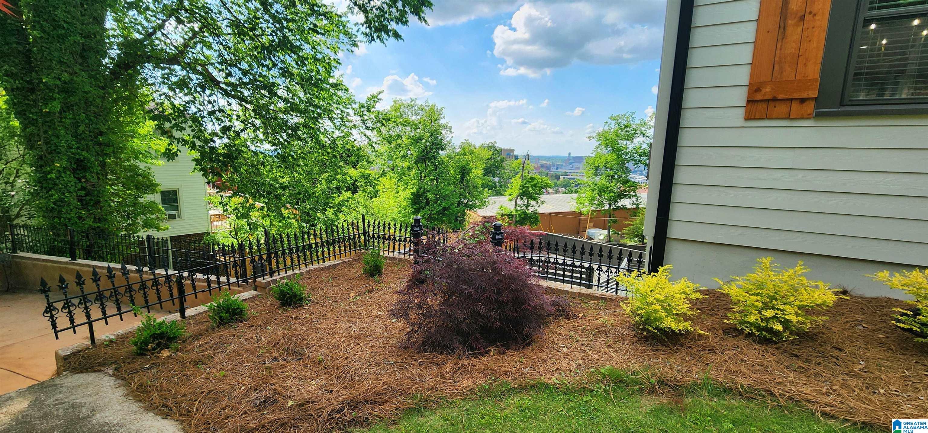 2422 ARLINGTON CRESCENT