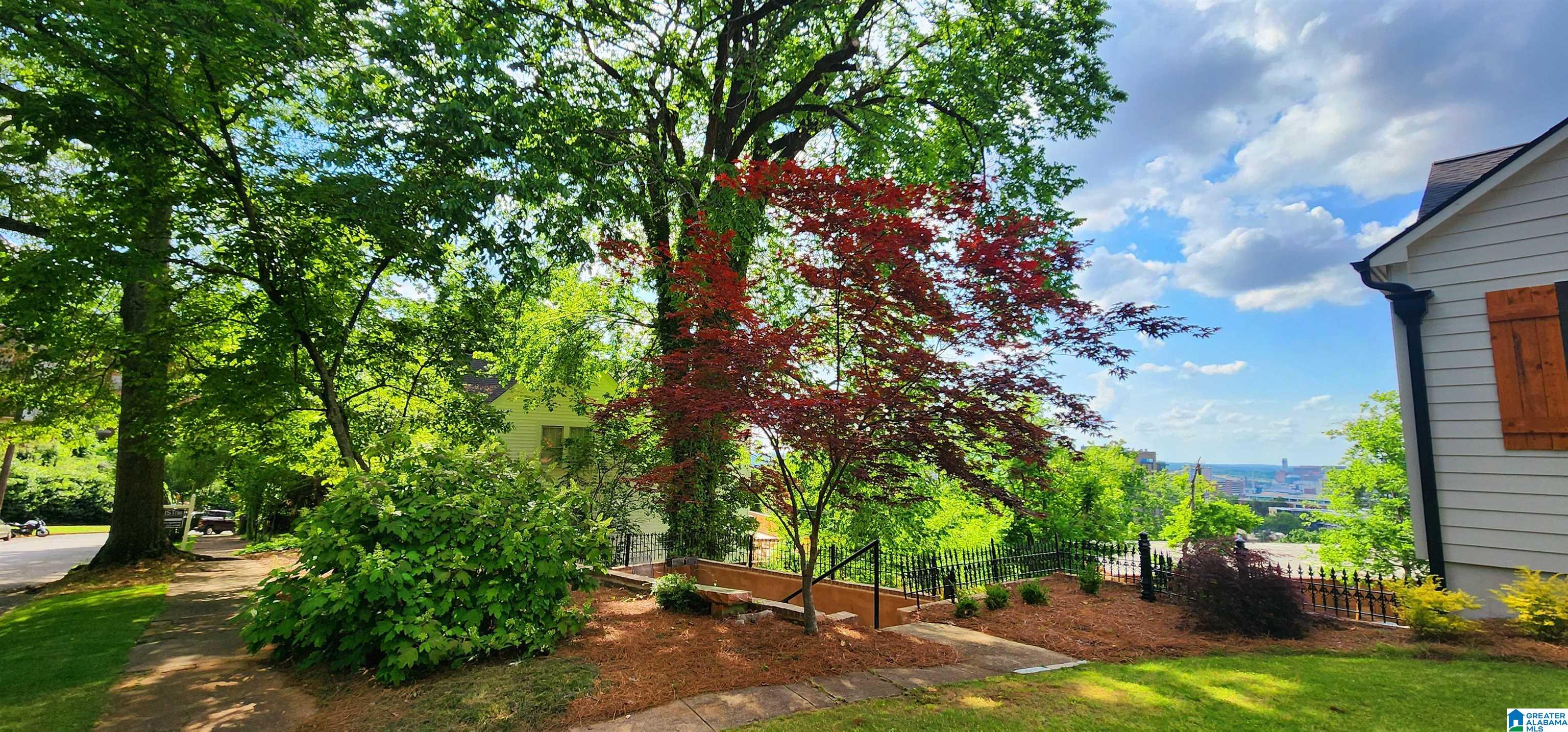 2422 ARLINGTON CRESCENT
