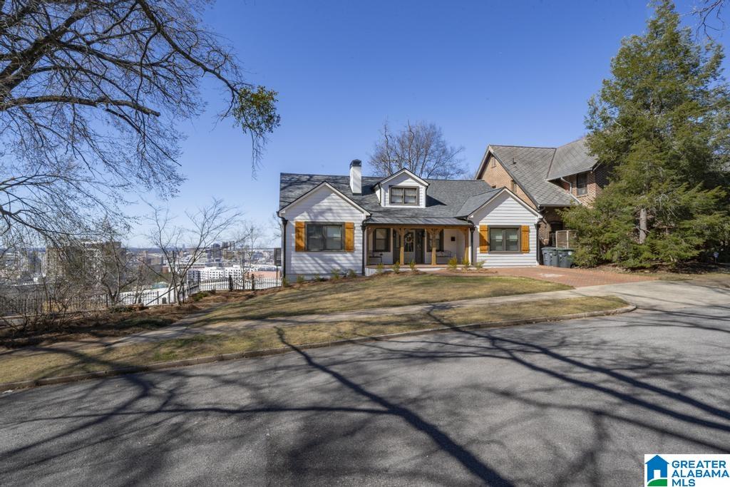 2422 ARLINGTON CRESCENT