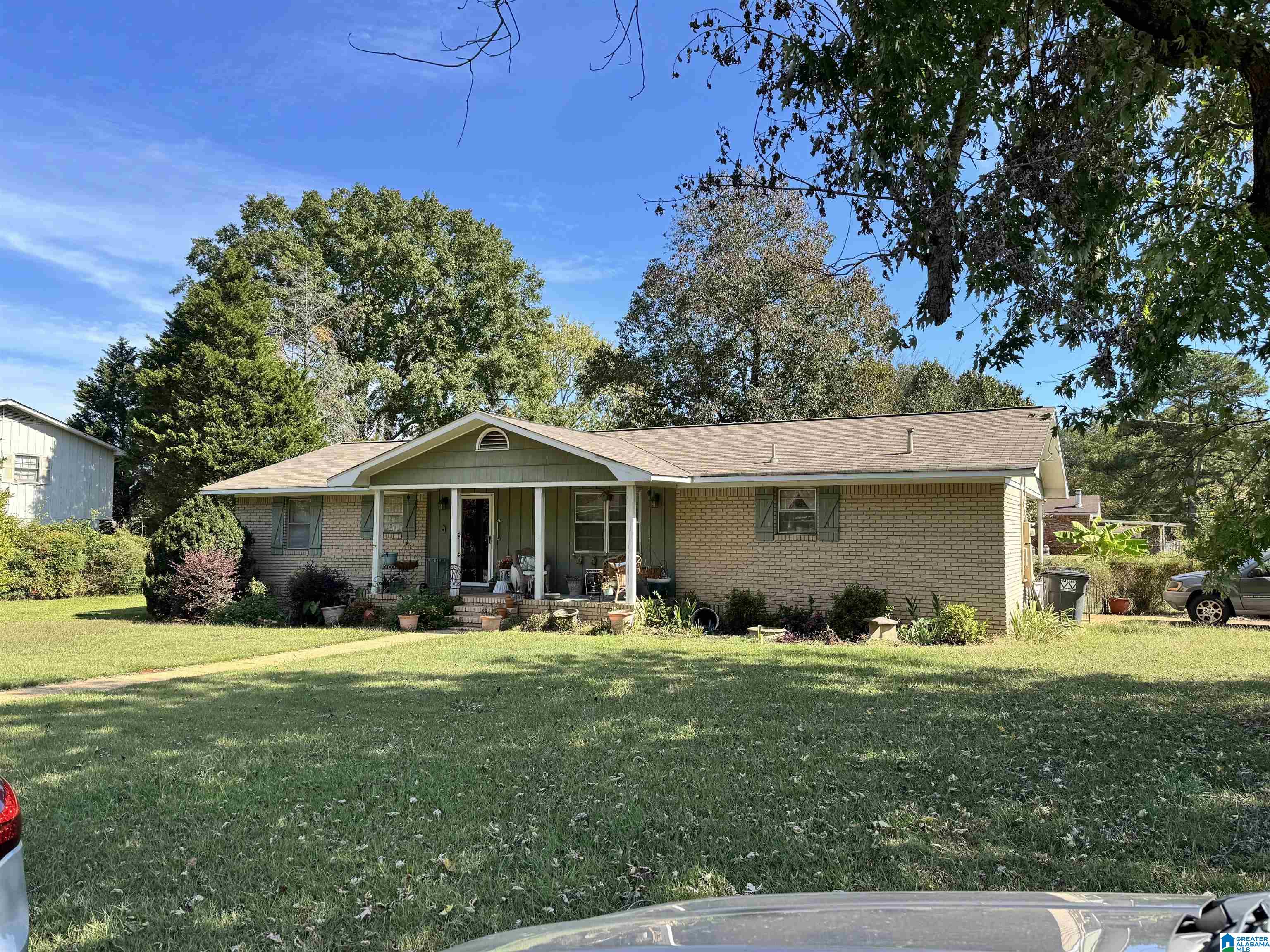 2801 CLYBURNE STREET