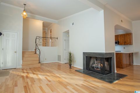 142 WEST GREEN 142 VESTAVIA HILLS AL 35243