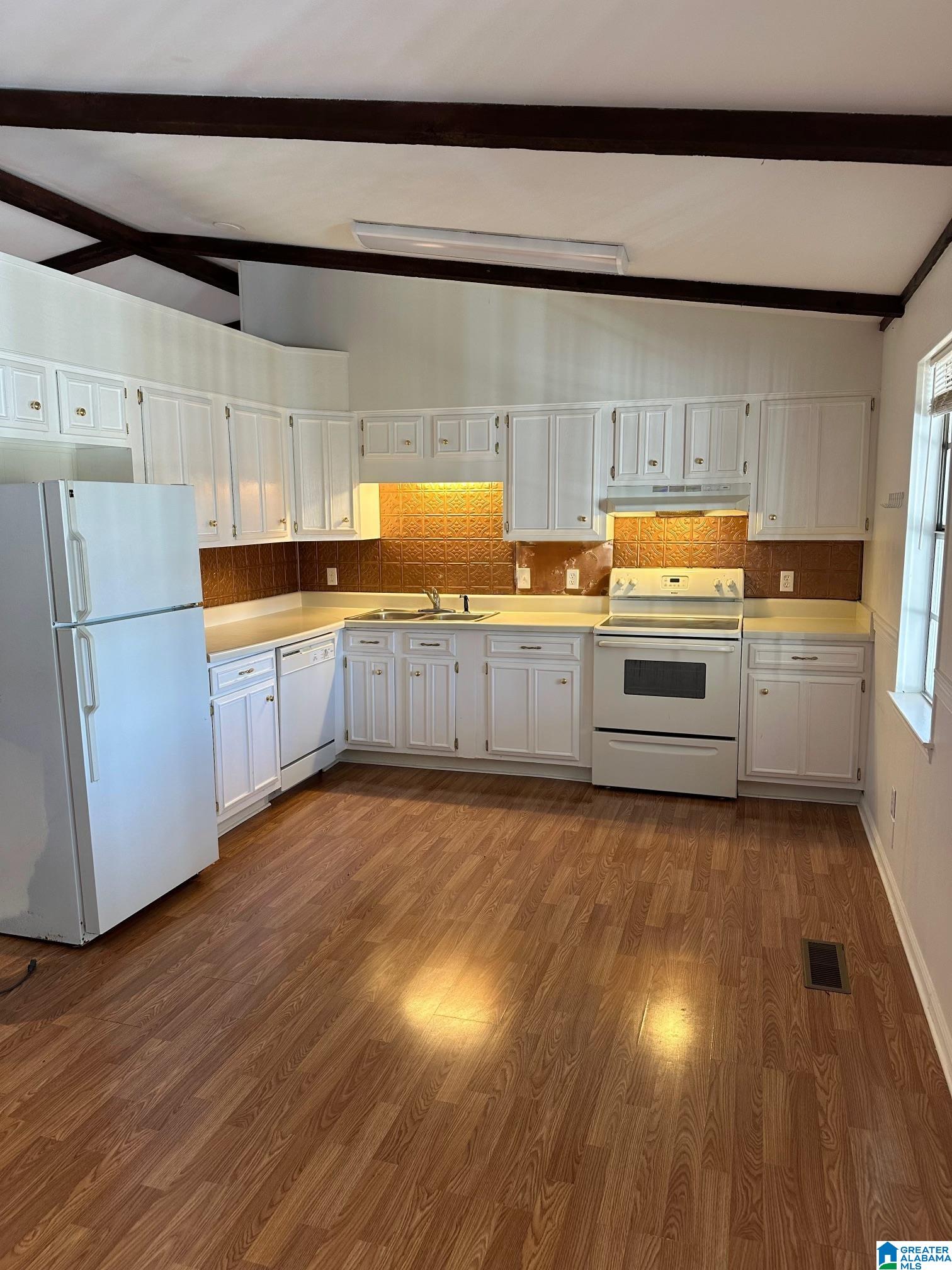 837 TWIN RIDGE DRIVE