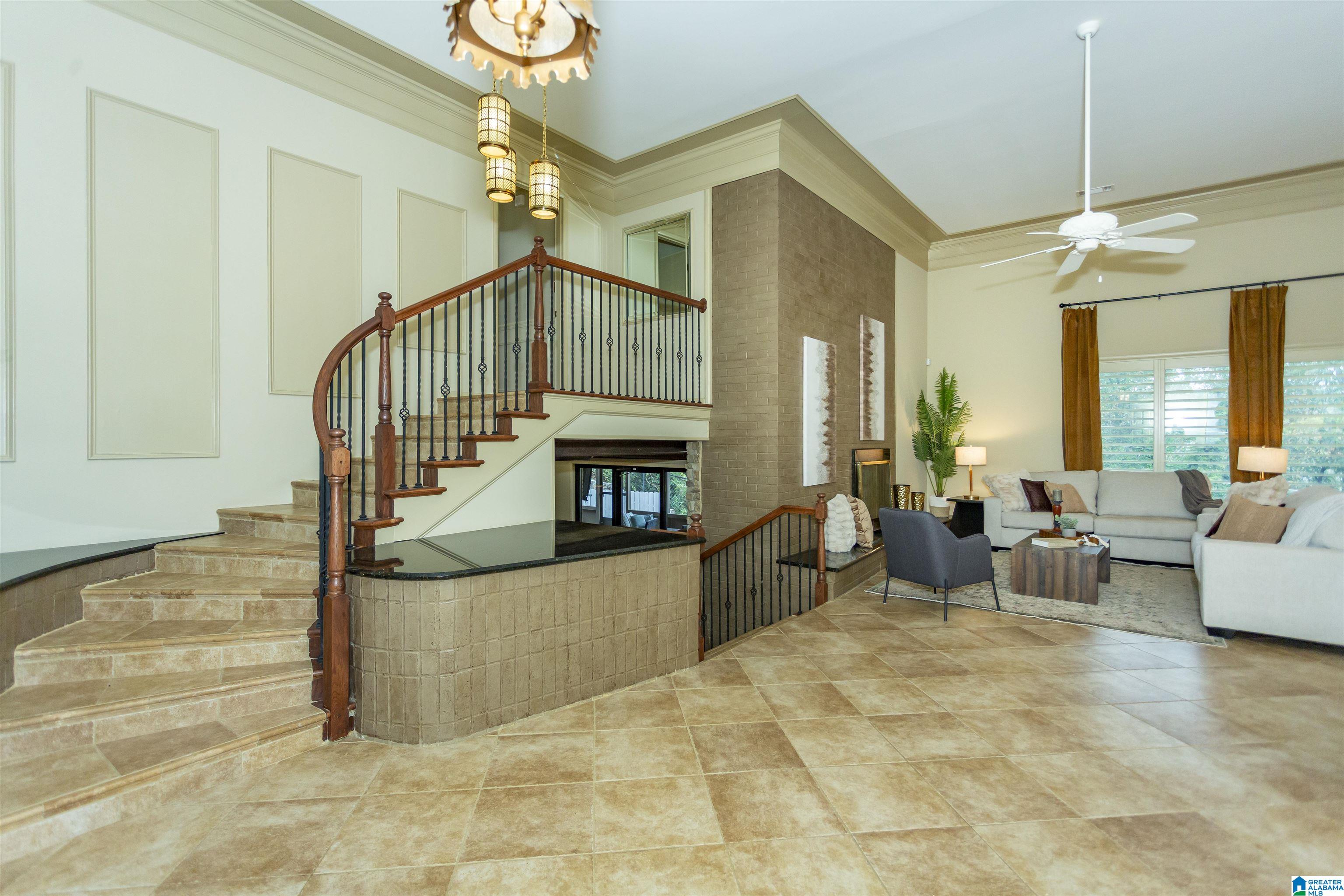 2220 VESTHAVEN WAY E