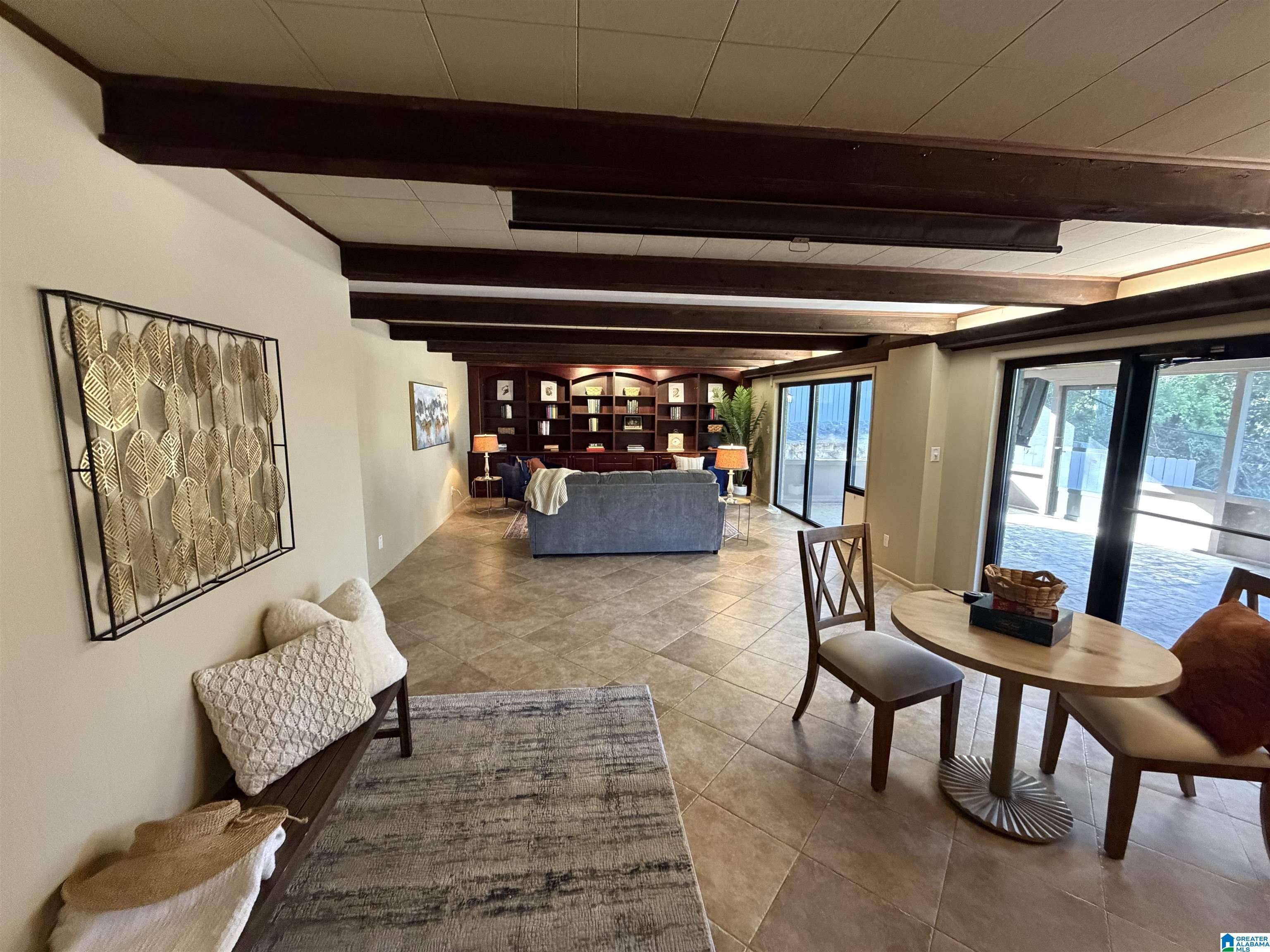 2220 VESTHAVEN WAY E