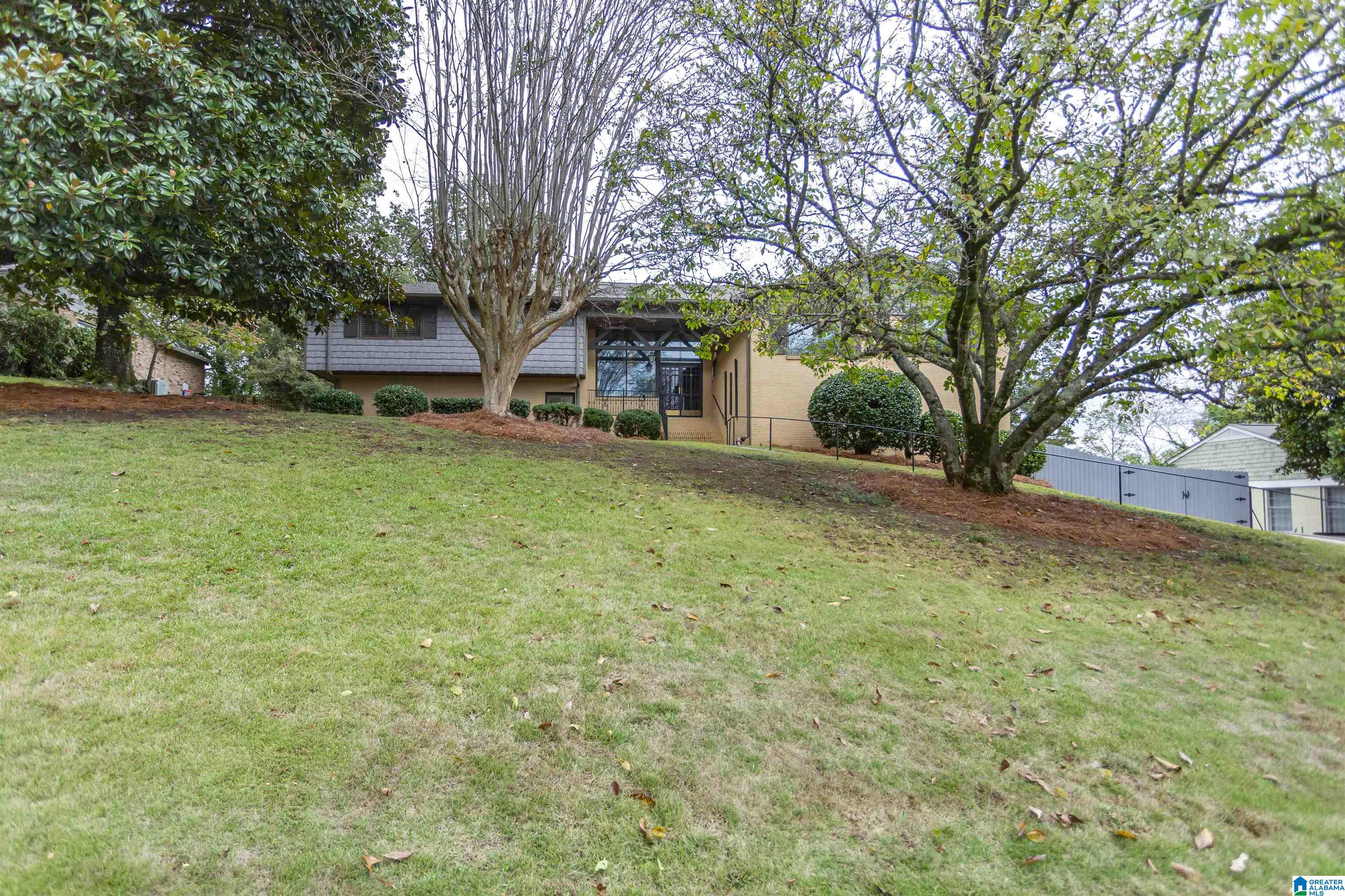 2220 VESTHAVEN WAY E