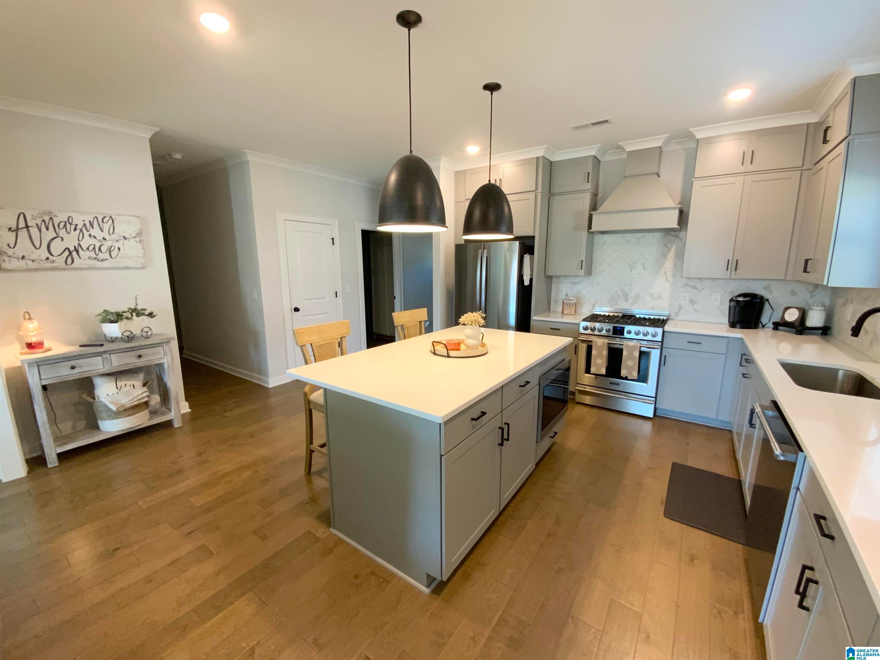 5713 LONG VIEW TRAIL