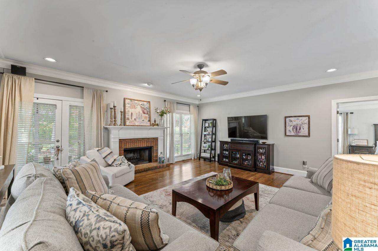 1505 CYPRESS LANE