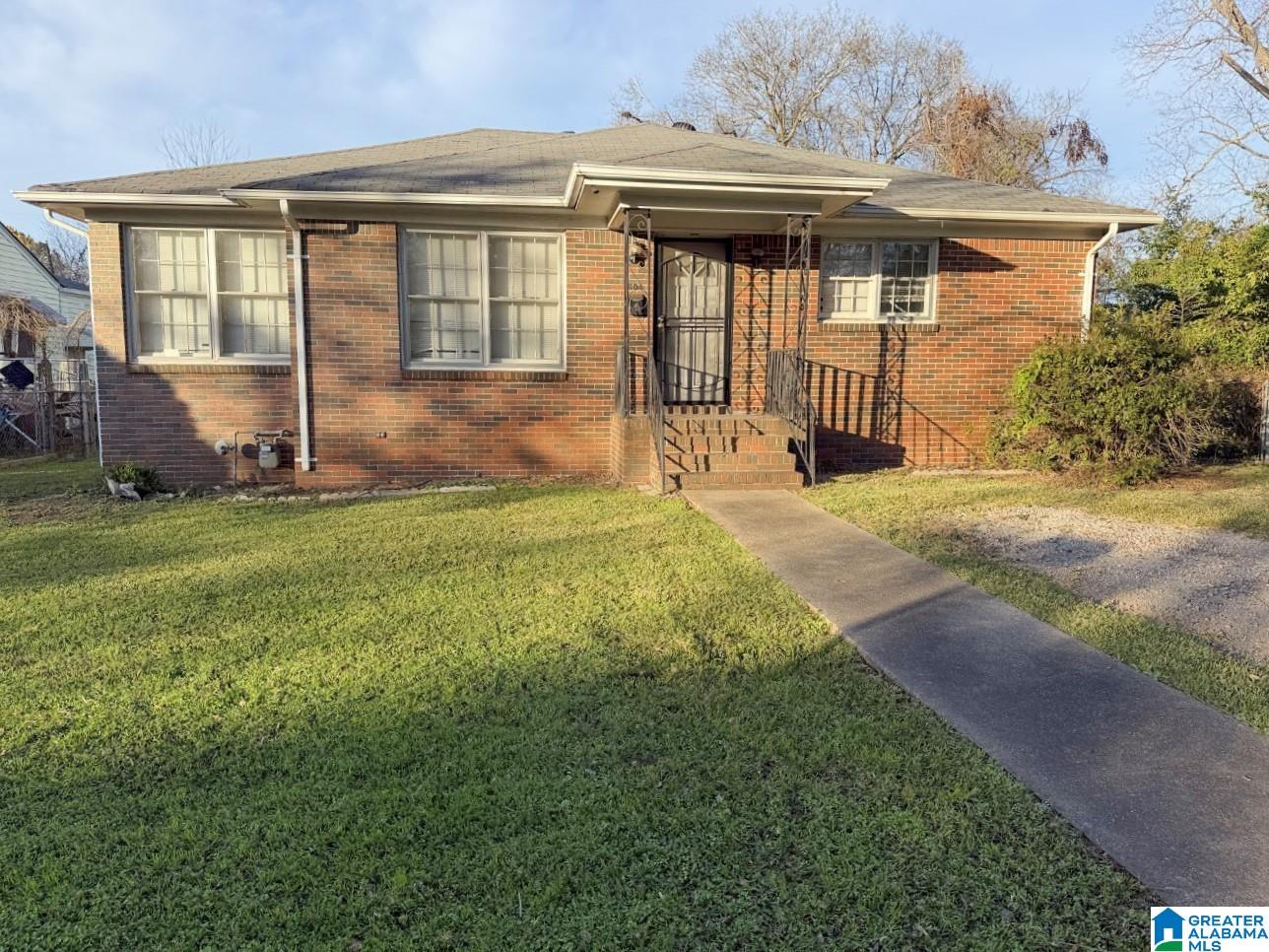 Photo 1 of 19 — 604 40TH PLACE, FAIRFIELD, AL 35064