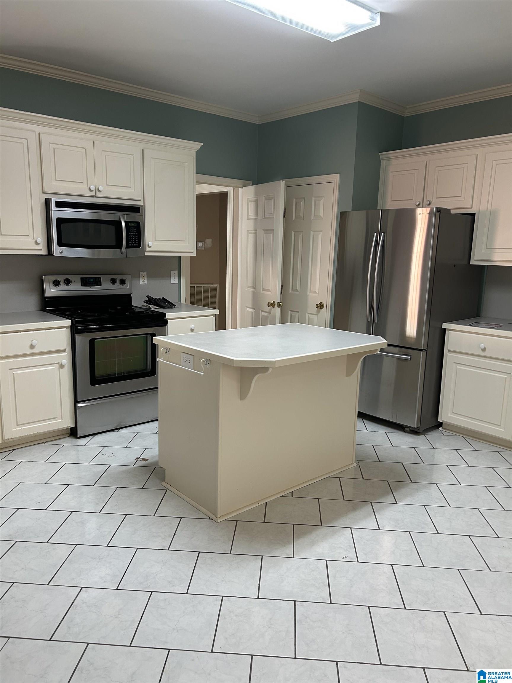 743 RIDGE WAY CIRCLE