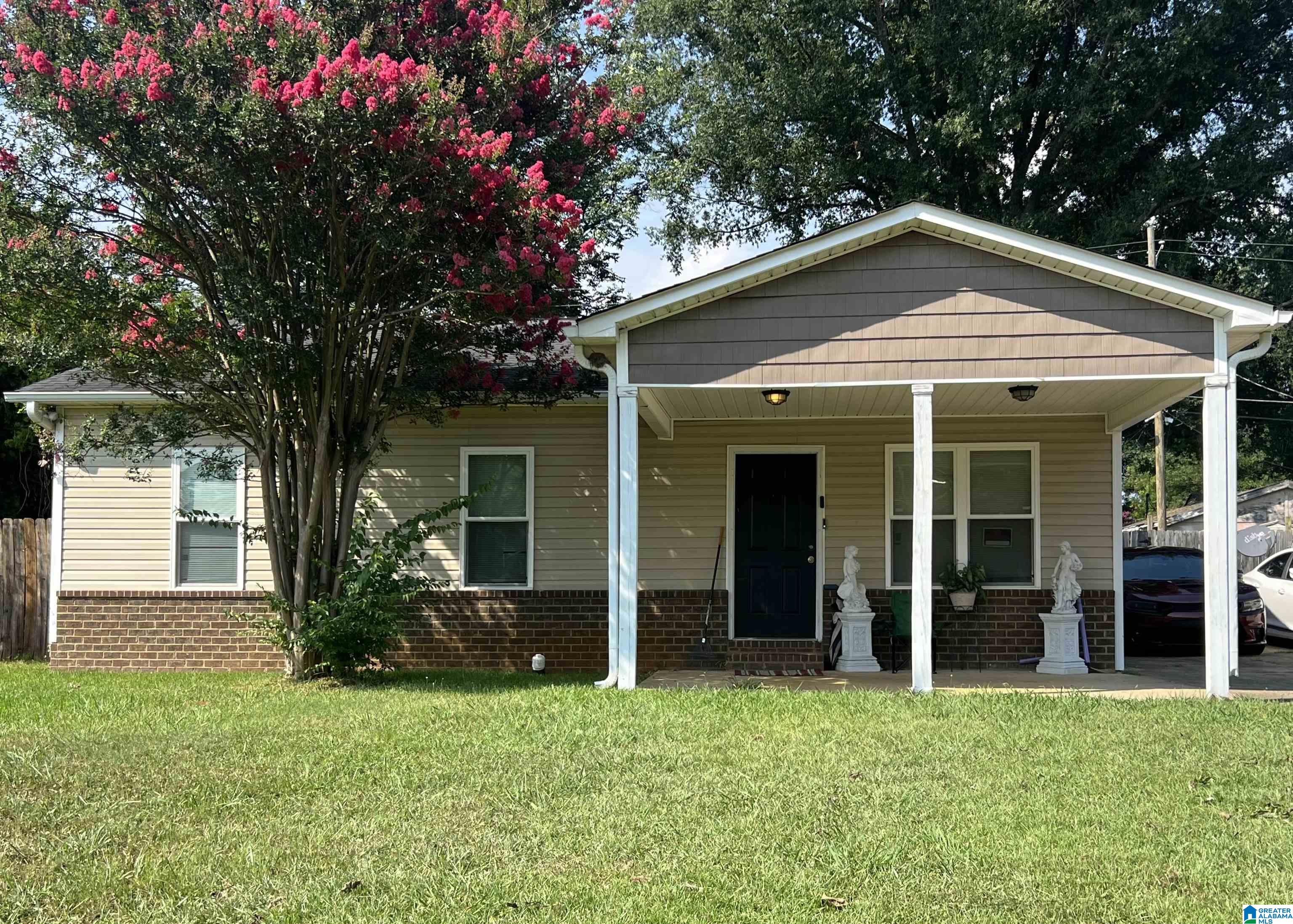 Photo 1 of 4 — 521 GRANT STREET, MIDFIELD, AL 35228