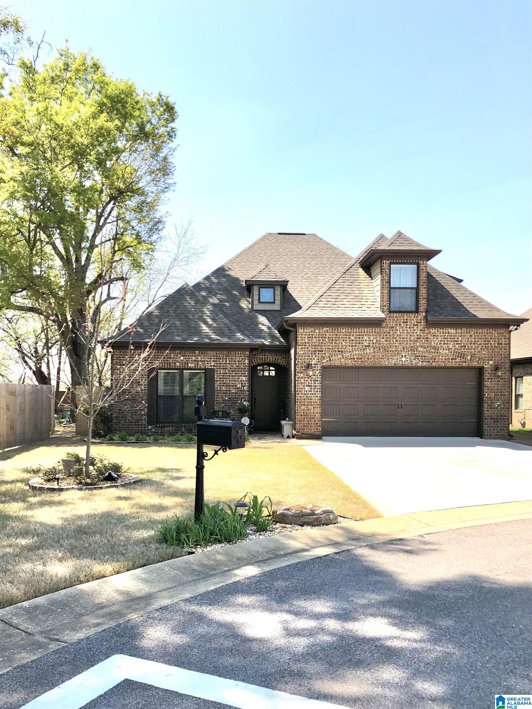 200 ENGLISH VILLAGE CIRCLE