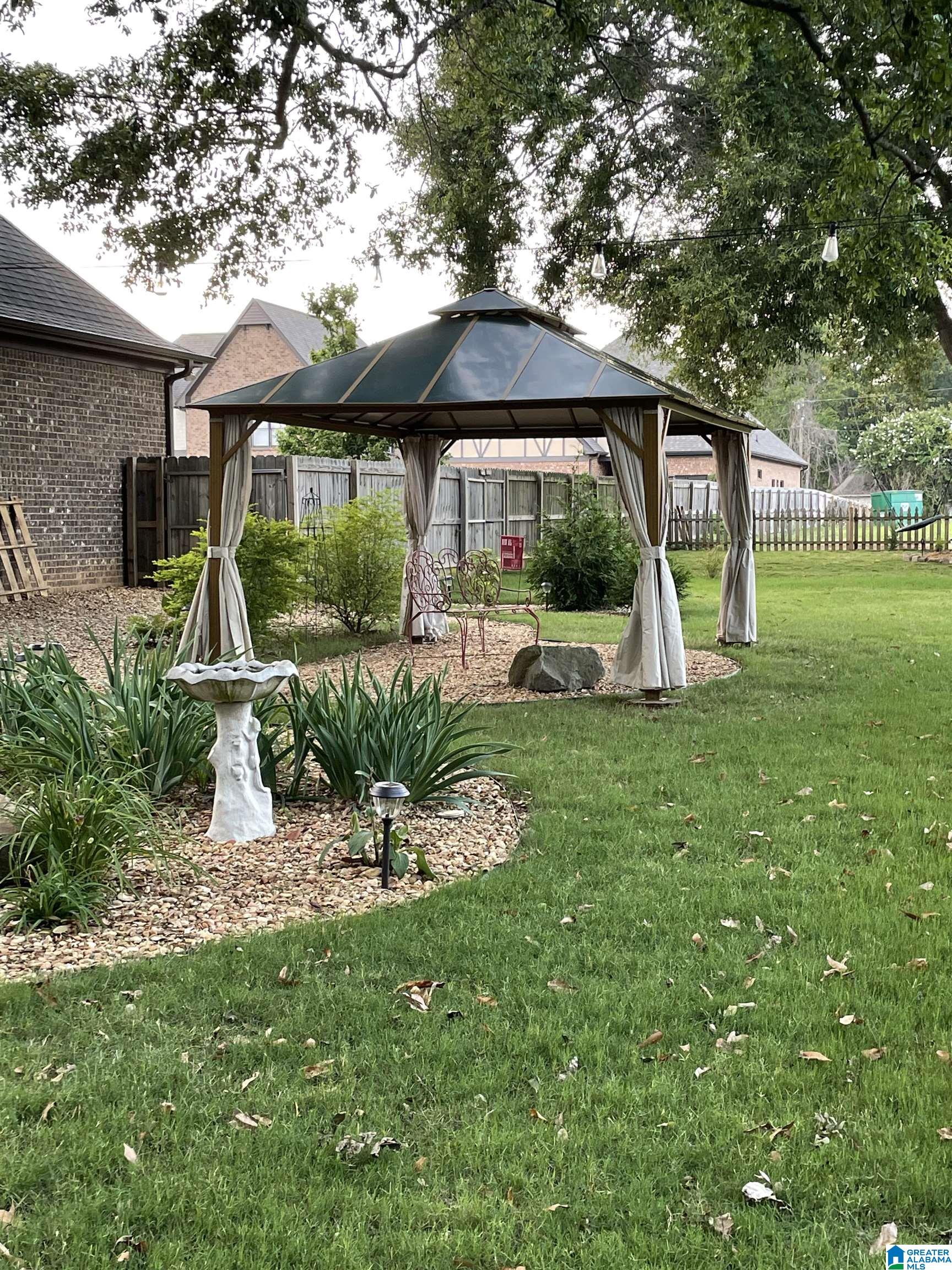 200 ENGLISH VILLAGE CIRCLE