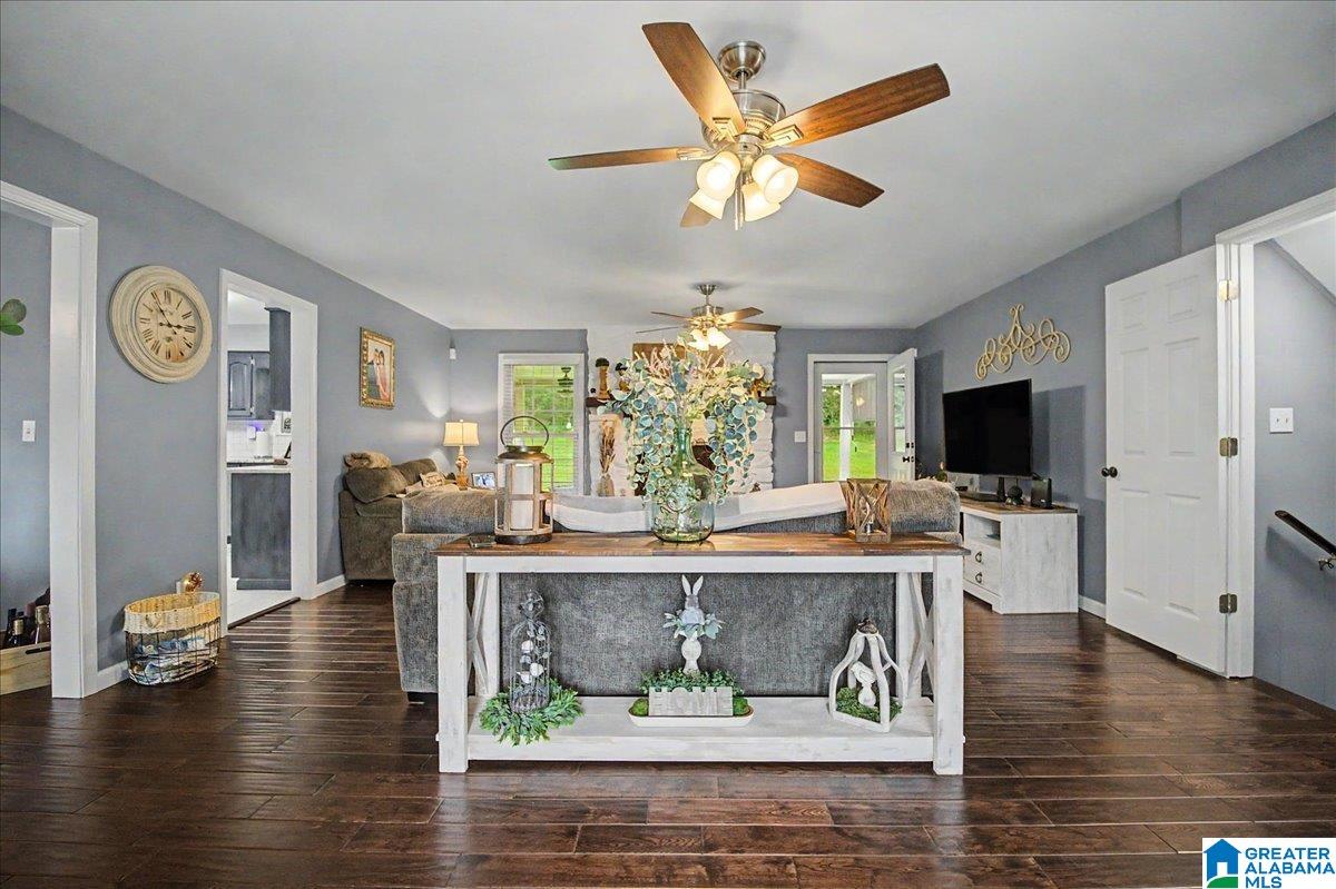 7 MEADOWVIEW CIRCLE
