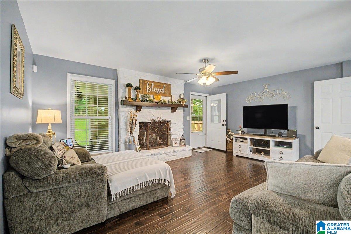 7 MEADOWVIEW CIRCLE