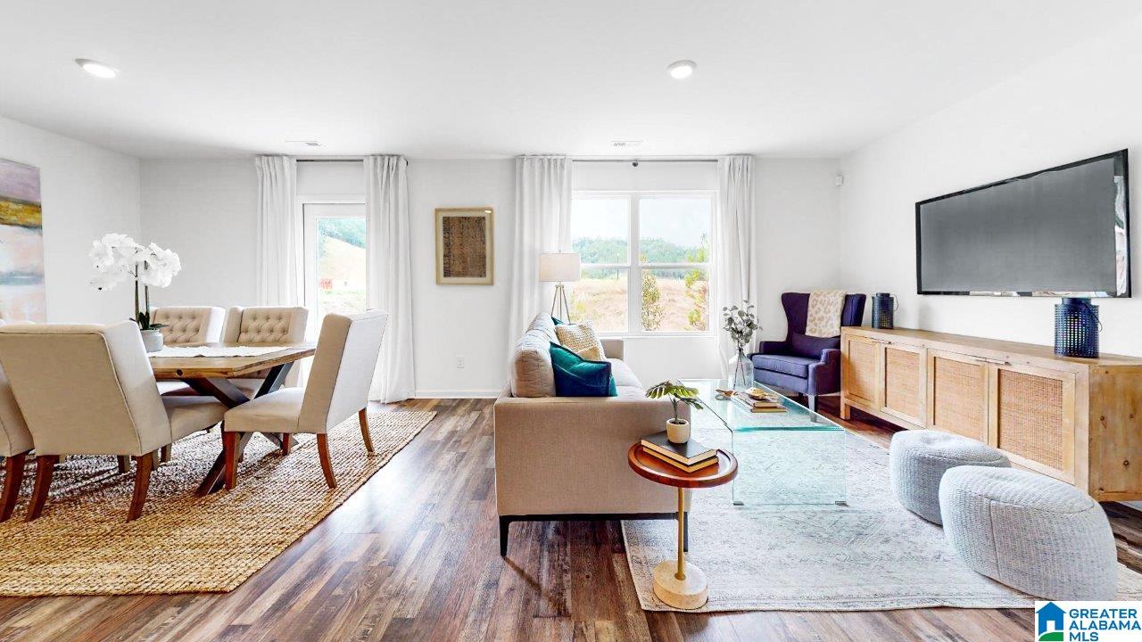 1128 WAVERLEY LANE SOUTHWEST