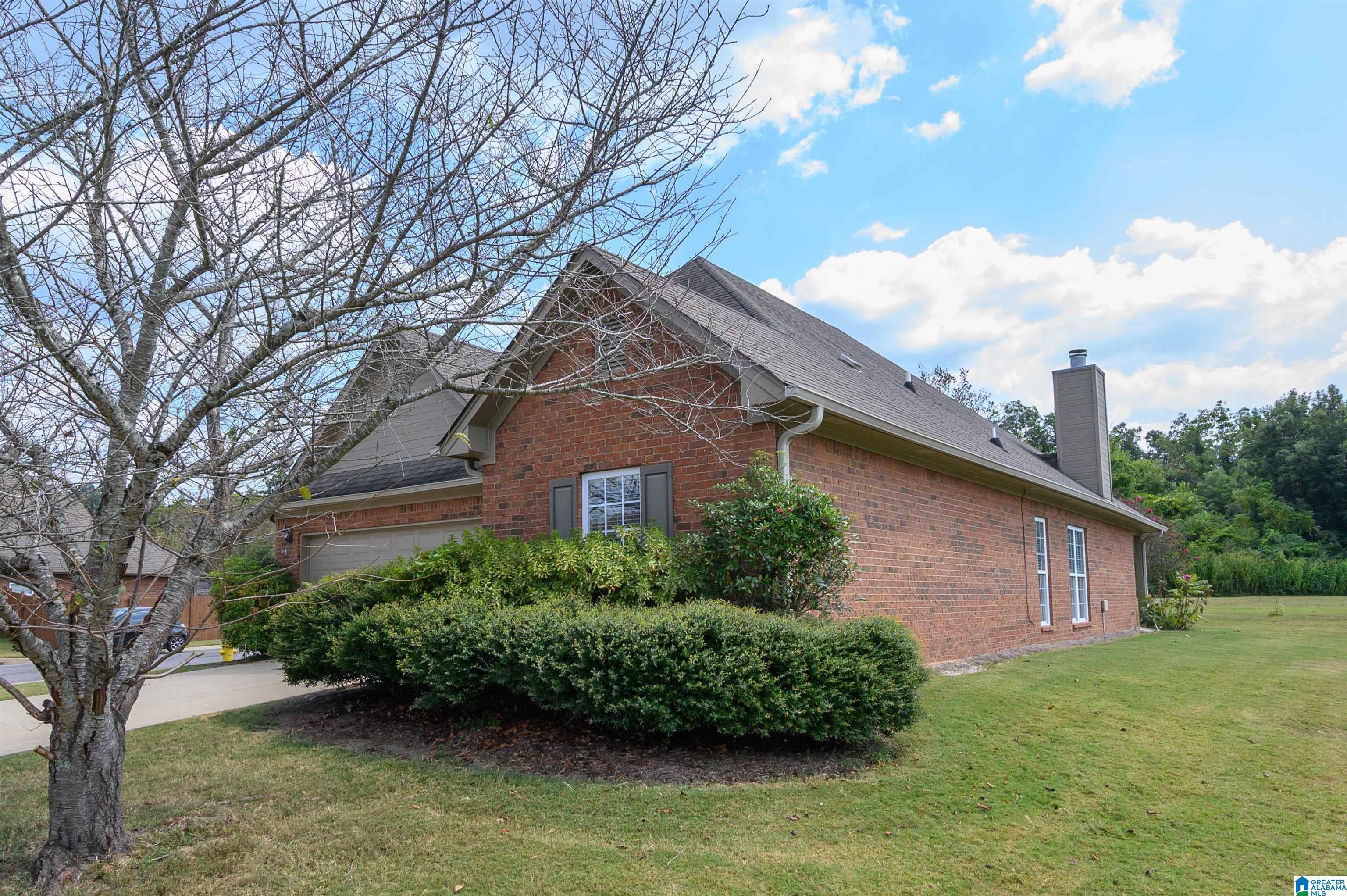 278 CREEKSIDE LANE