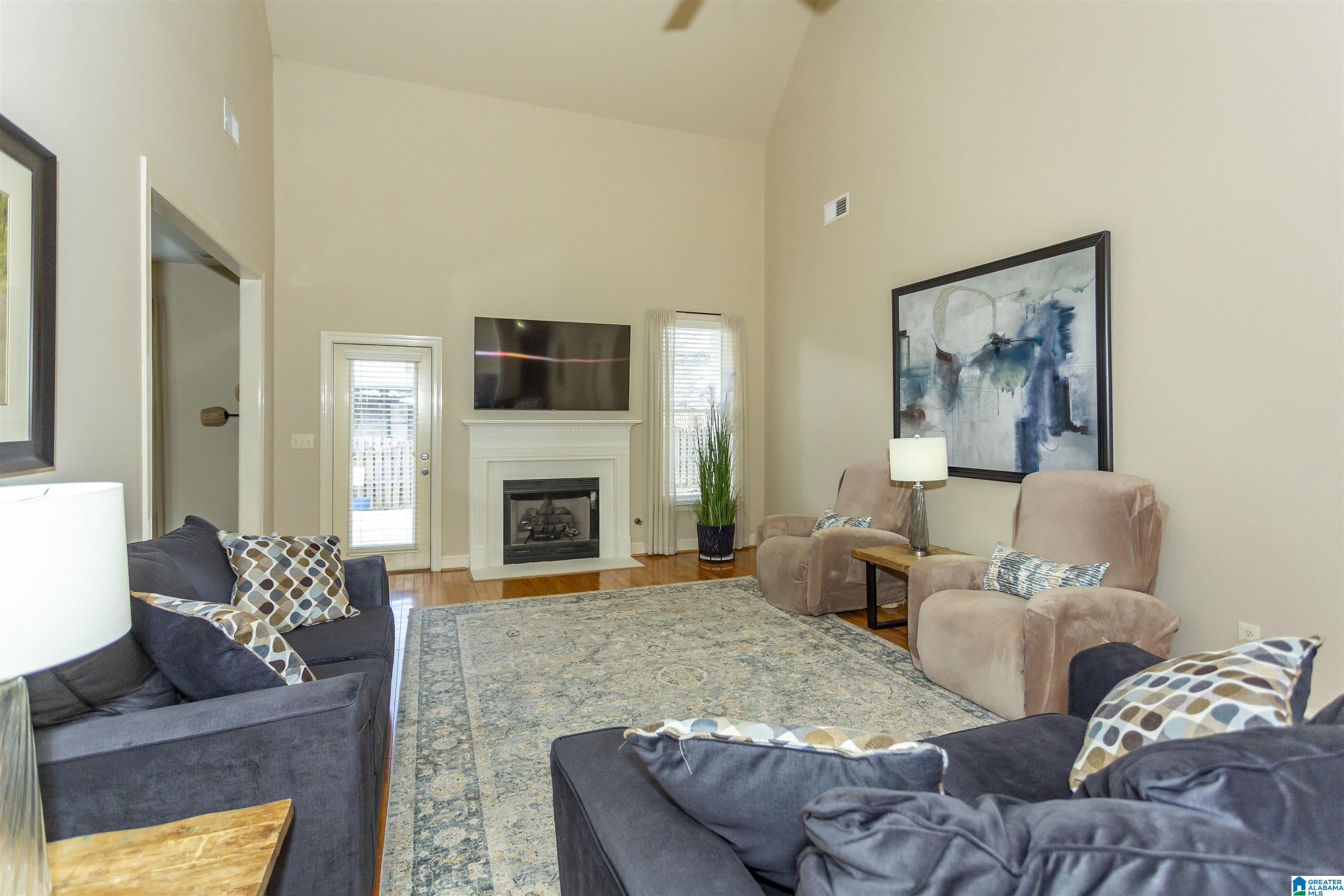 2107 SOUTHBRIDGE COURT