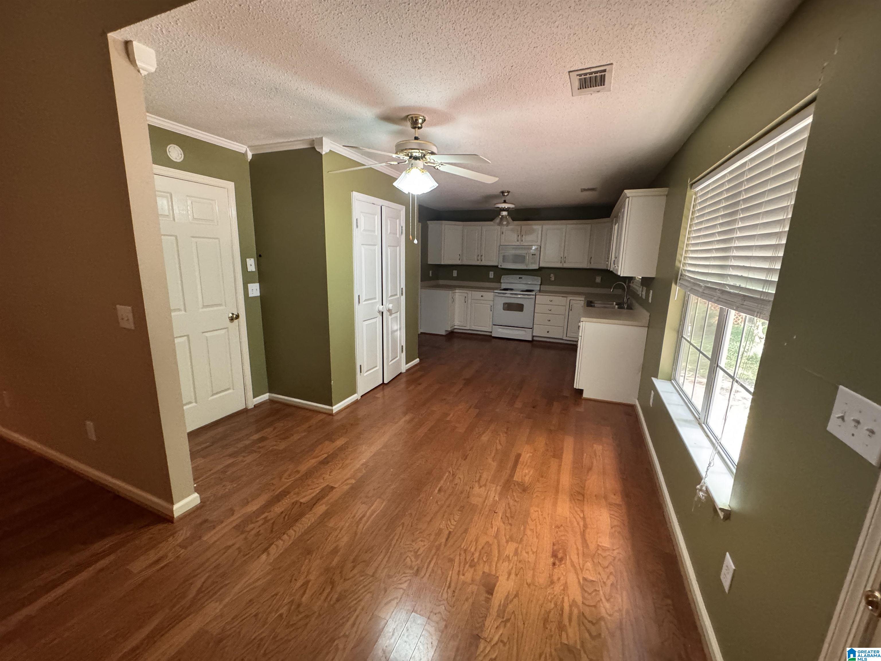 141 MAGNOLIA CIRCLE