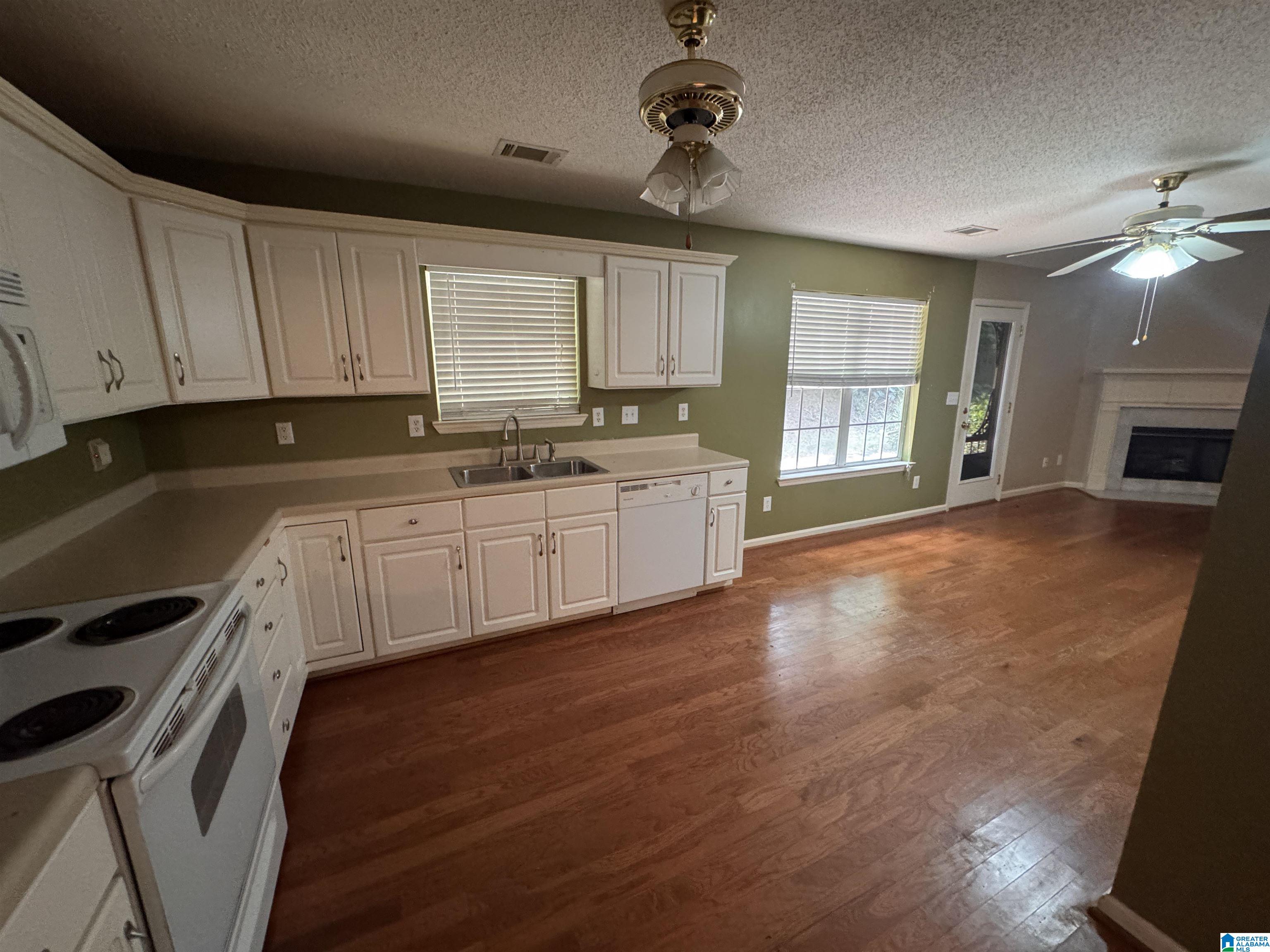 141 MAGNOLIA CIRCLE