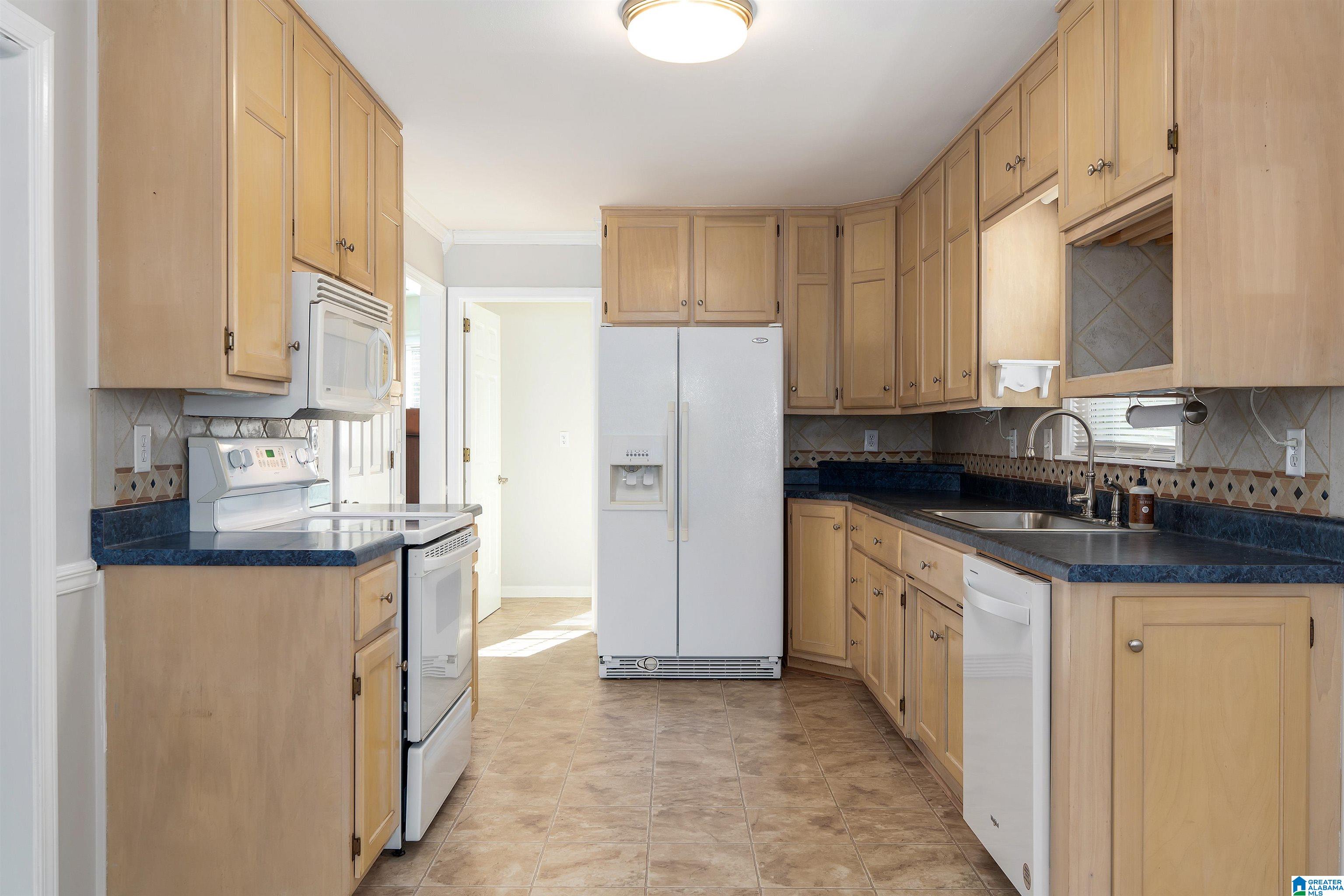 6804 CANDLEWOOD LANE