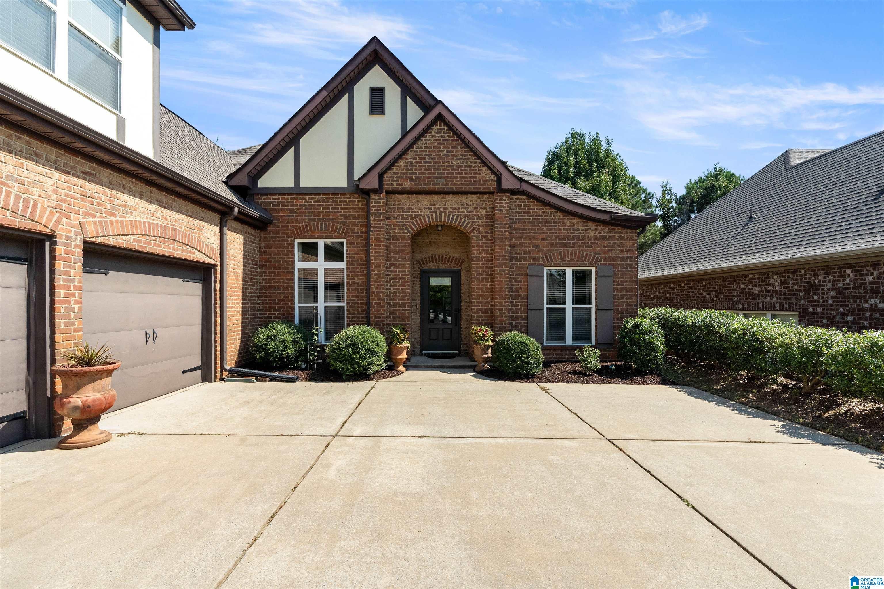 101 OXMOOR PLACE
