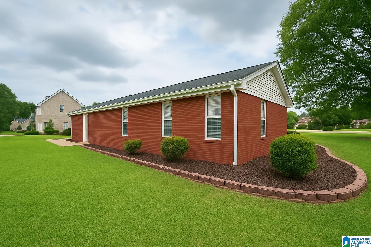 880 TIMBERLANE DRIVE