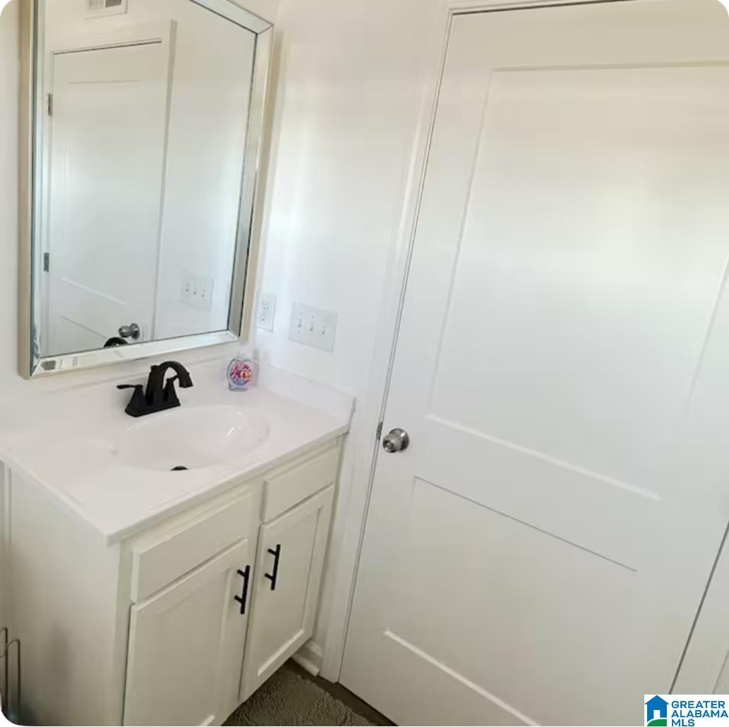 15TH STREET 1029 E
