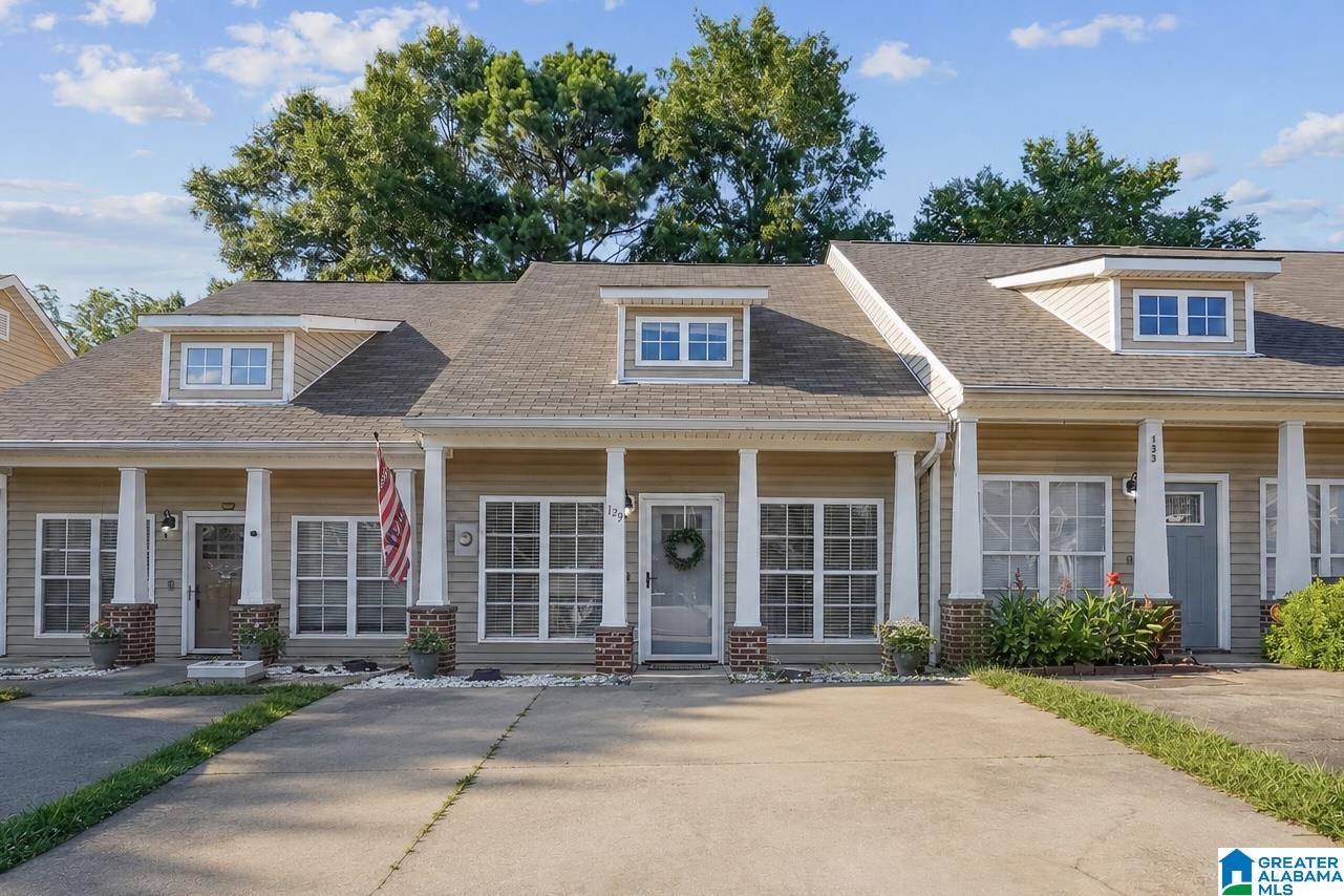 Photo 1 of 19 — 129 LITTLE JOHN CIRCLE, CALERA, AL 35040