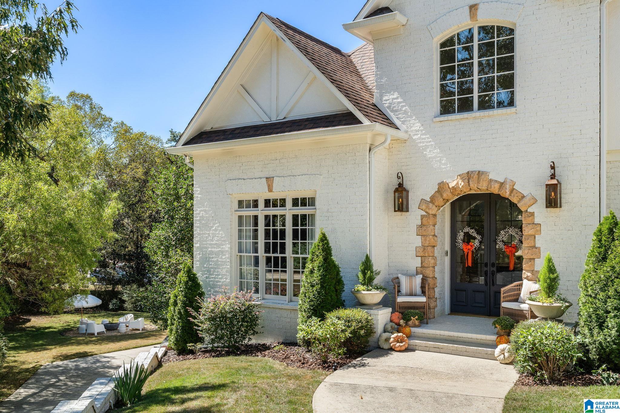 2301 LONGLEAF WAY