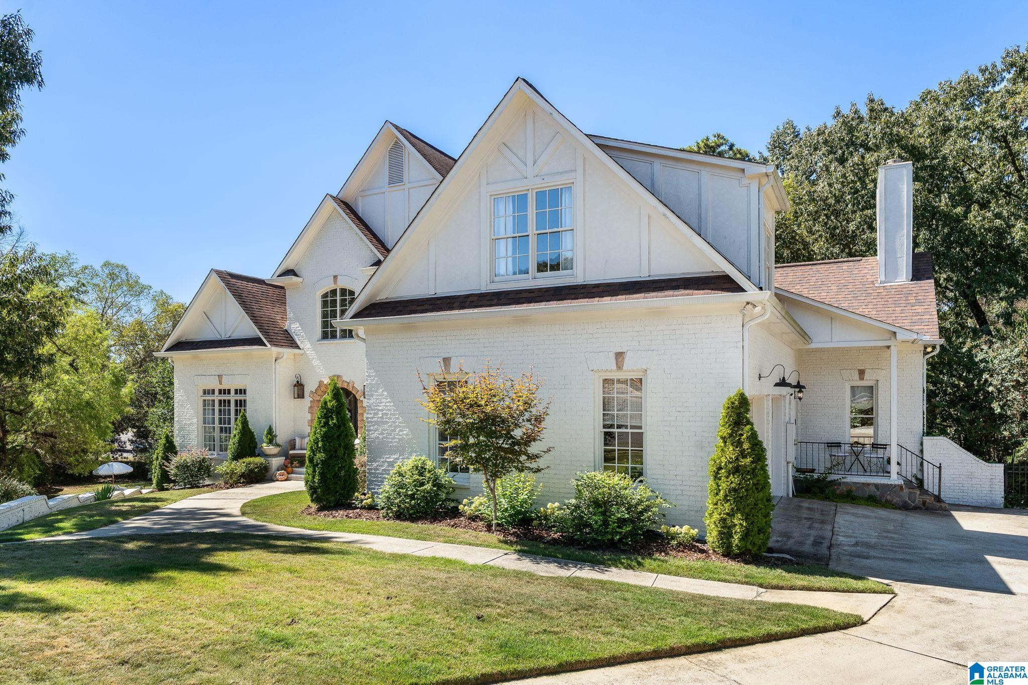 2301 LONGLEAF WAY