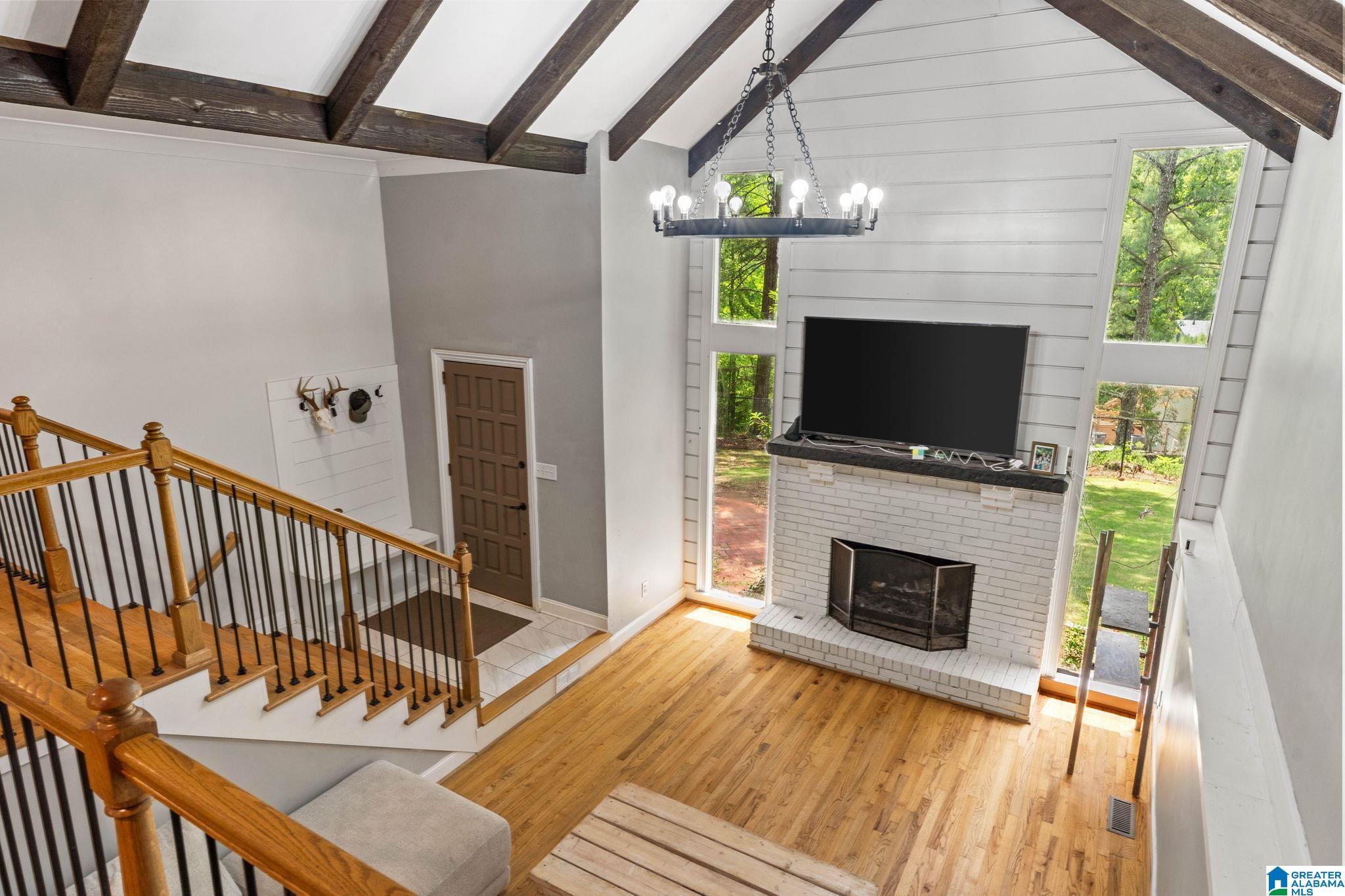 5577 SURREY LANE