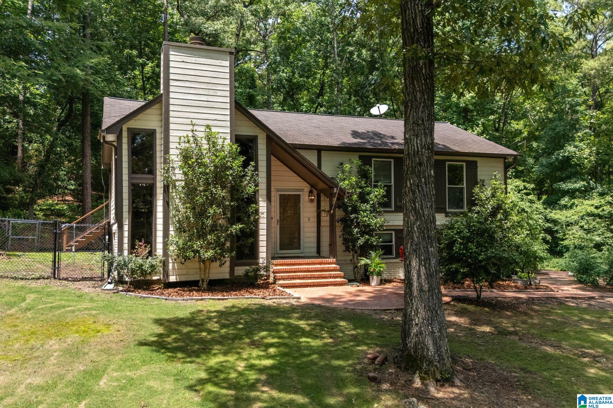 5577 SURREY LANE