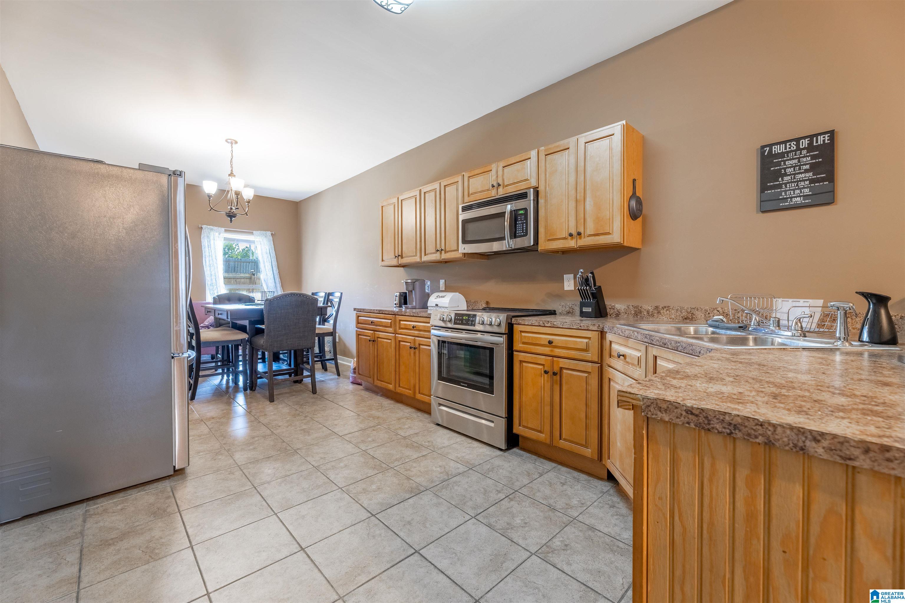 11 HIGHLAND VIEW LANE